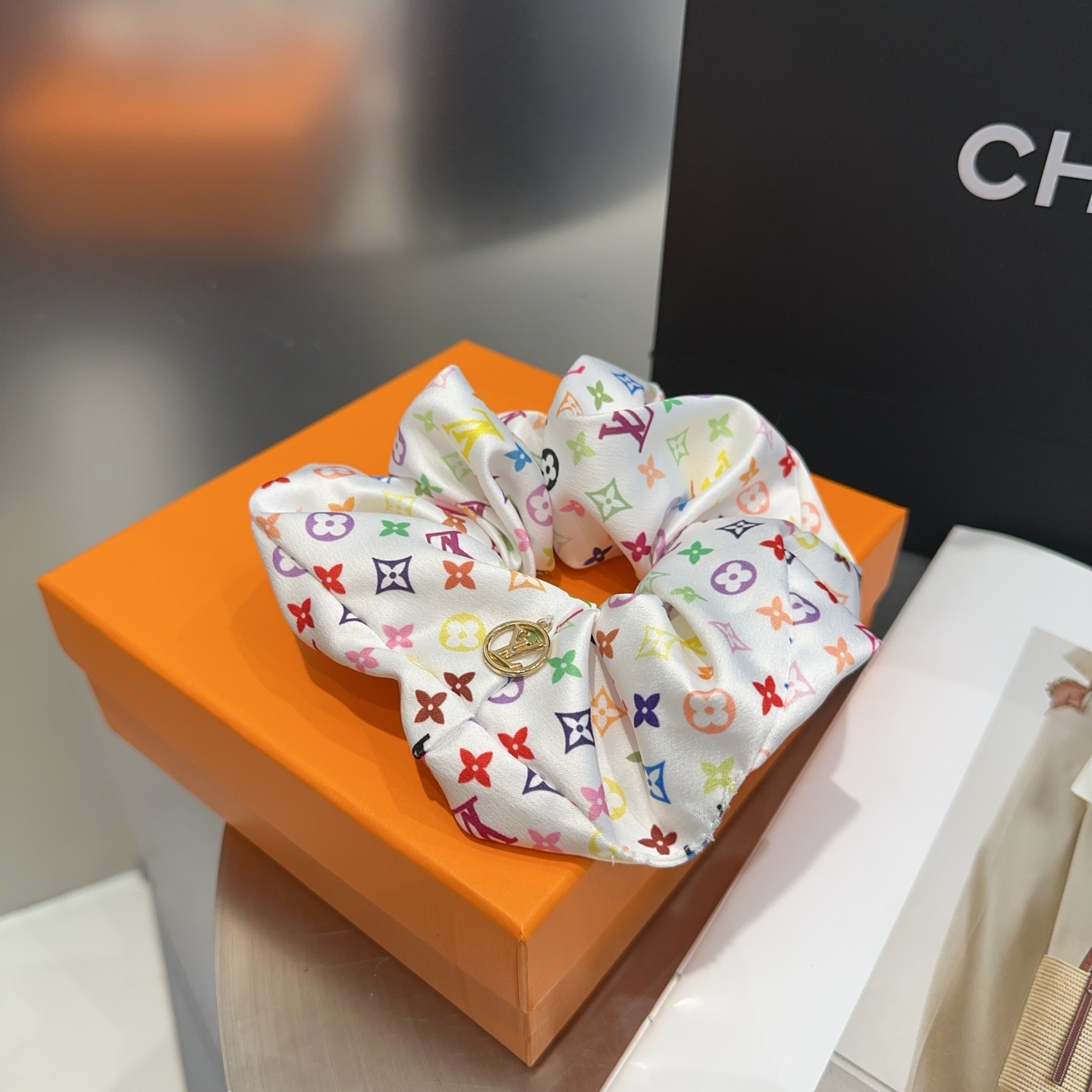 Louis Vuitton Packaging Box: Classic LV Symbol, Simple Atmosphere, Super Hot. - 图片 3