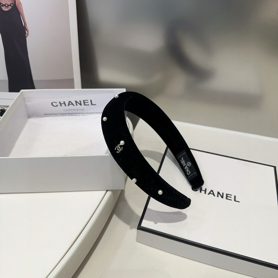 NO:300941,P package box Chanel (Chanel)'s most popular new hairband, fashionable and fashionable product. The fairy must-eye hairpin, hairpin, chanel, chanel, hairpins19860909P 配包装盒 Chanel（香奈儿）最火爆新款发箍,时尚潮品 小仙女必眼入发夹,发夹,chanel,chanel,hairpins,accessory