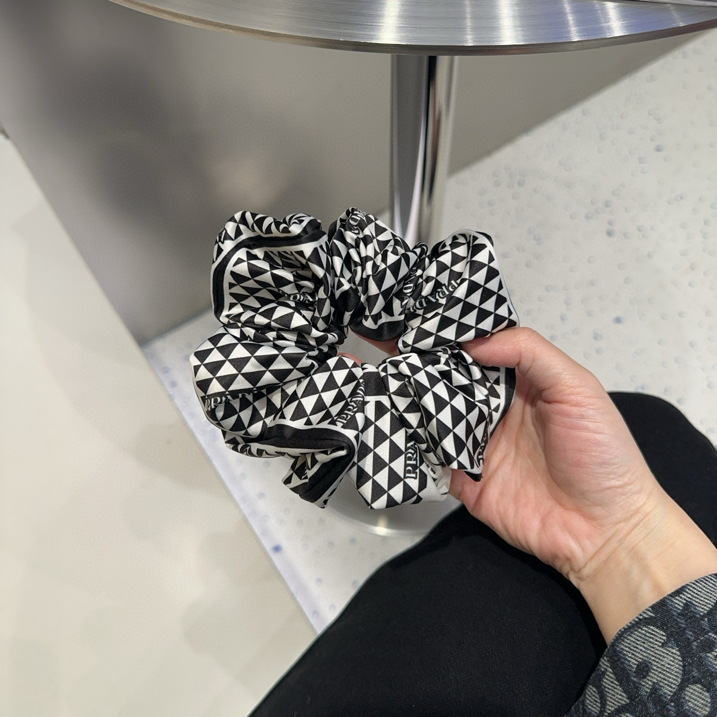 Prada’s New Elegant Packaging Box: Simple Atmosphere for Little Sister’s Debut - 图片 6