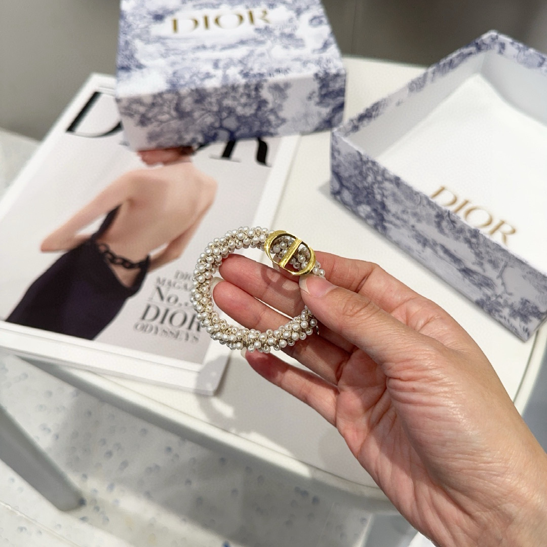 “Dior CD Little Pearl Hair Coop Packaging Box Review: Simple, Practical, and Fashionable!” - 图片 6