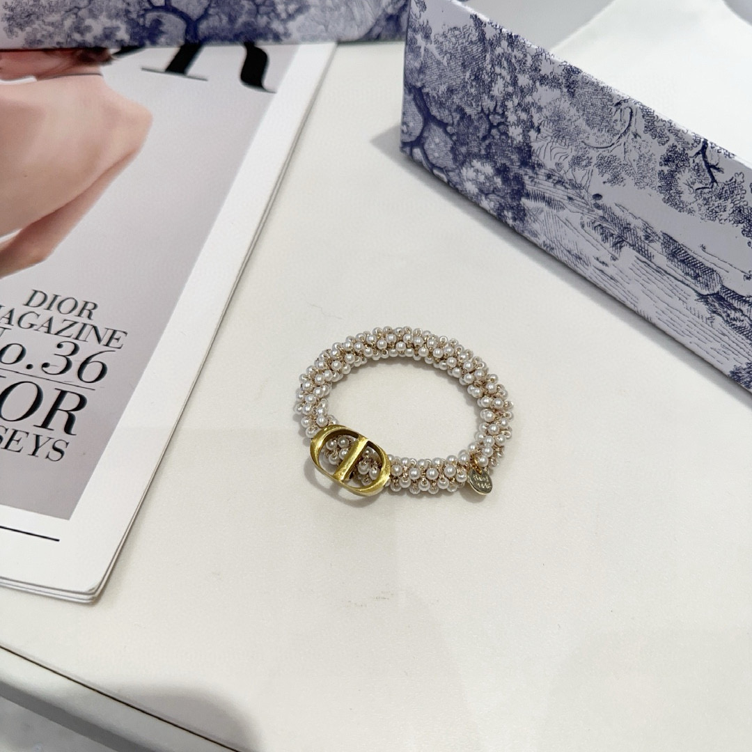 “Dior CD Little Pearl Hair Coop Packaging Box Review: Simple, Practical, and Fashionable!” - 图片 5