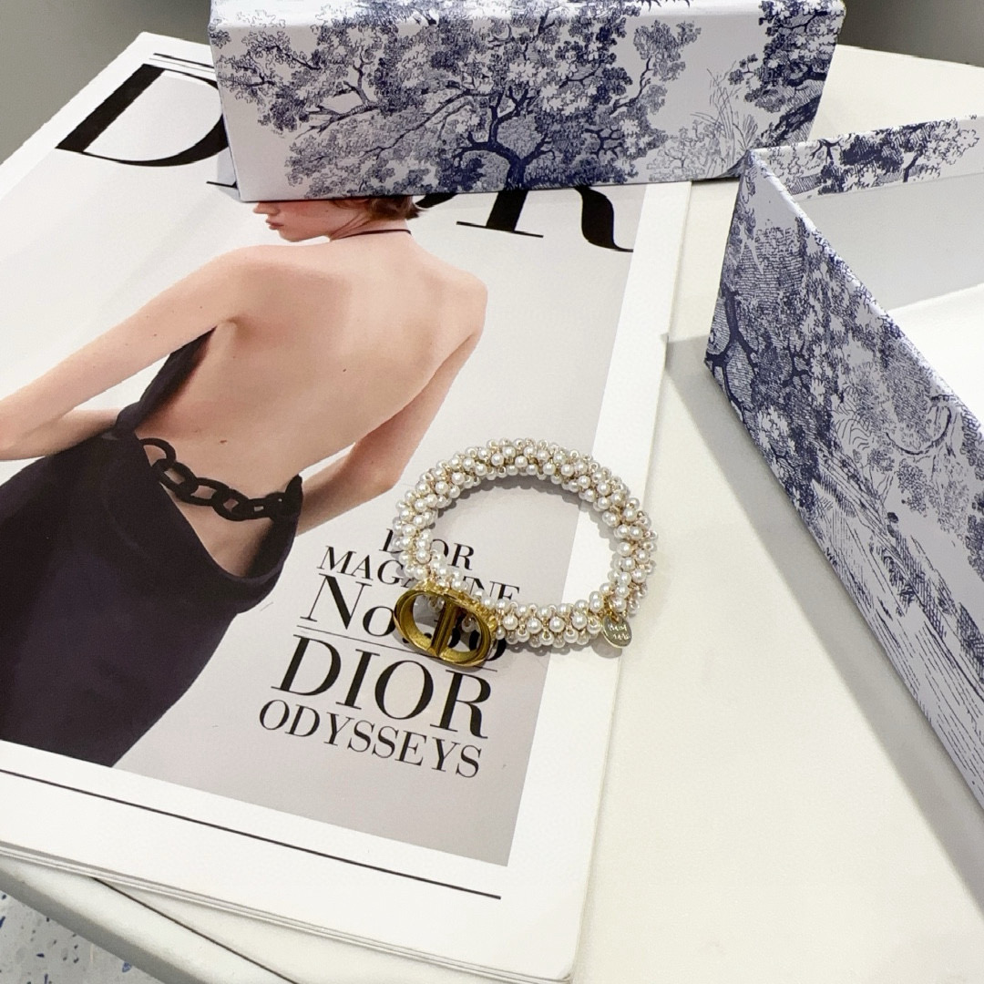 “Dior CD Little Pearl Hair Coop Packaging Box Review: Simple, Practical, and Fashionable!” - 图片 4