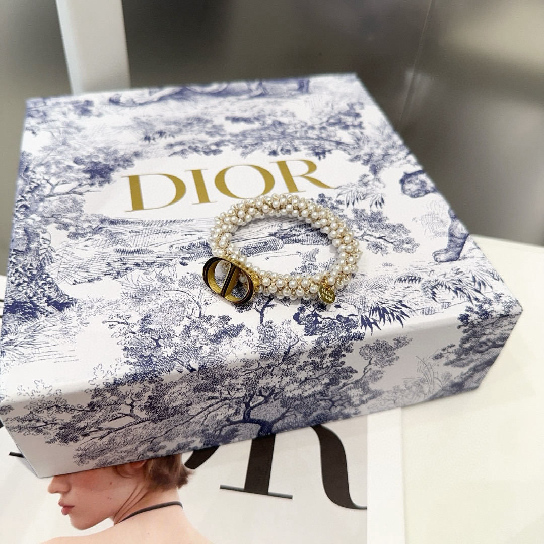 “Dior CD Little Pearl Hair Coop Packaging Box Review: Simple, Practical, and Fashionable!” - 图片 3