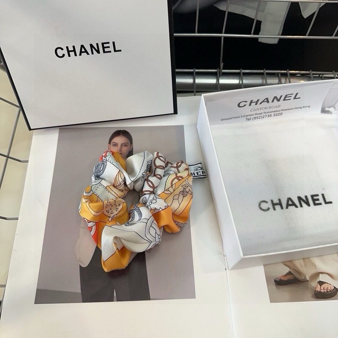 Fashionable Hermes Packaging Box for 2024 New Chains: Perfect Style and Care.
