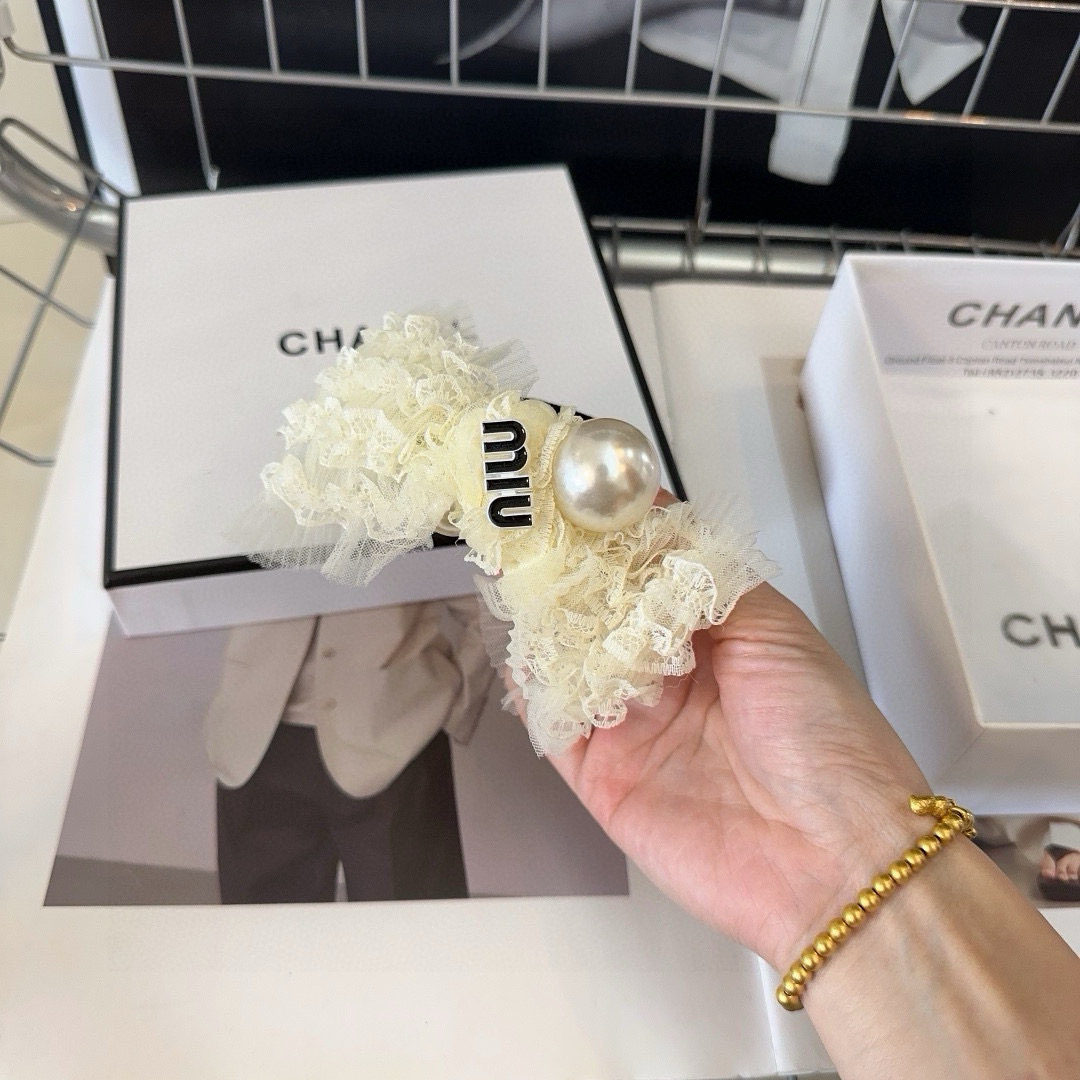 P 99 🎁 packaging box Miumiu’s new letter-ring, simple, elegant, practical, worth a shot! Black, white - 图片 4