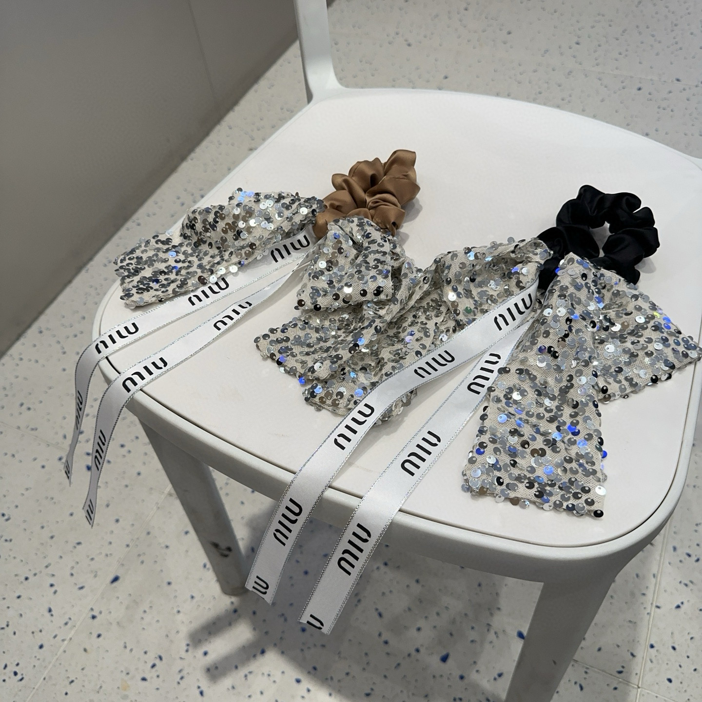 P 99 🎁 packaging box Miumiu’s new letter-ring, simple, elegant, practical, worth a shot - 图片 8