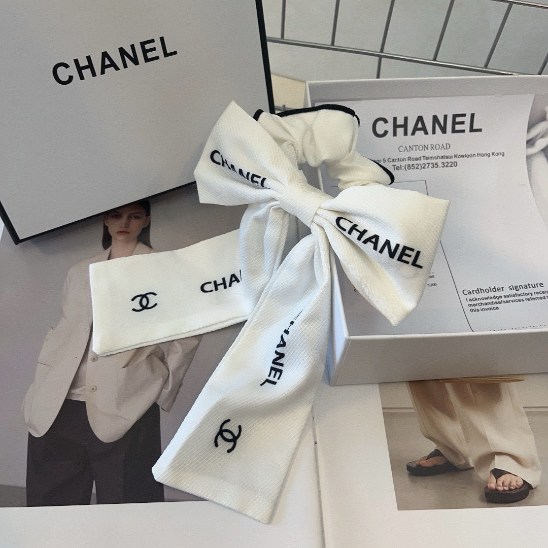 Chanel’s Latest Fragrance Ring: P-Rays Packaging Box and Fashion Fairies - 图片 2