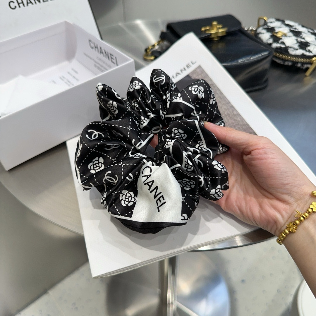 P 99 🎁 packaging box Chanel’s newest little fragrance. Simple and practical, fashionable! The fairies must.. - 图片 2