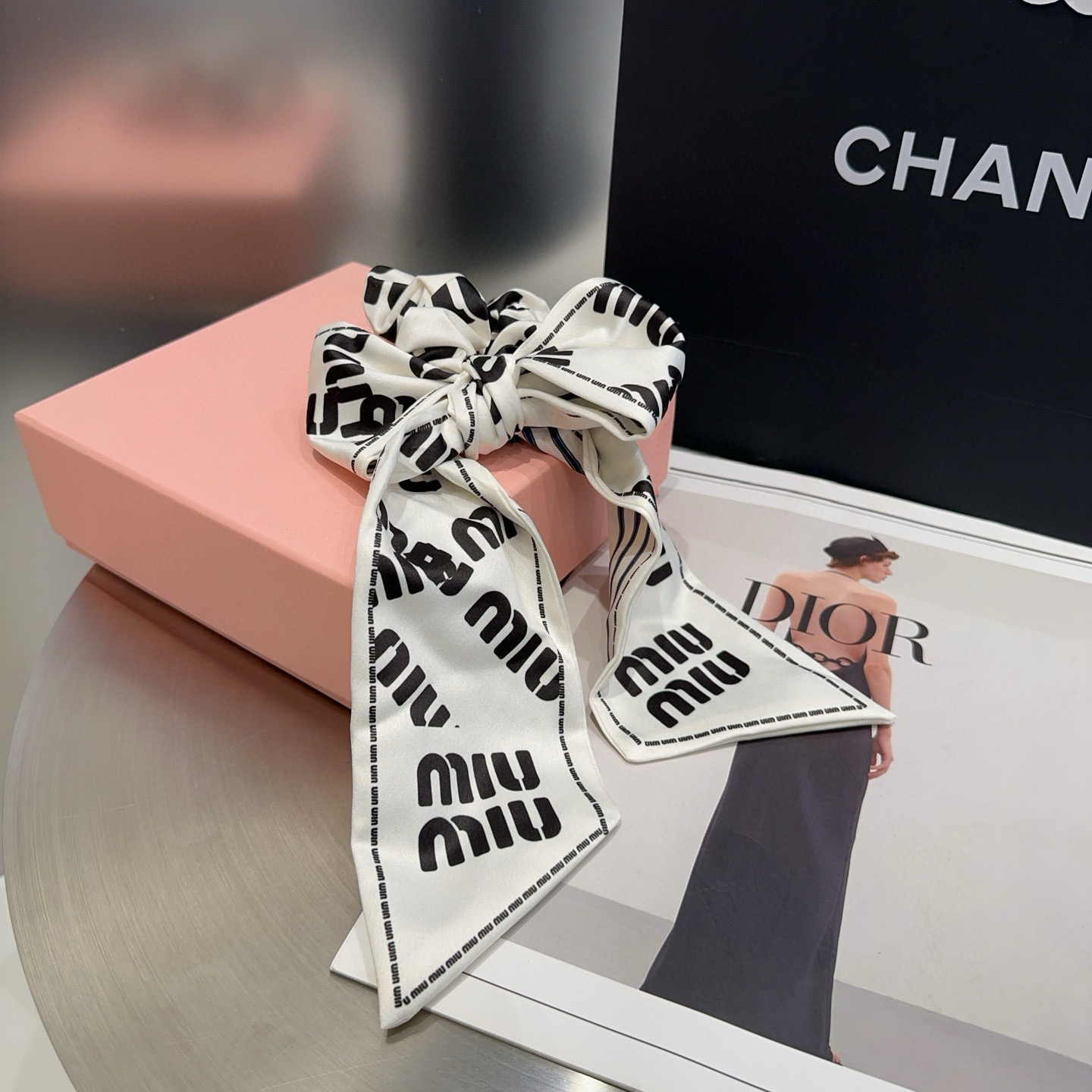 Miumiu’s New Letter-Circle Packaging Box: Simple, Elegant, Practical, and Popular - 图片 7