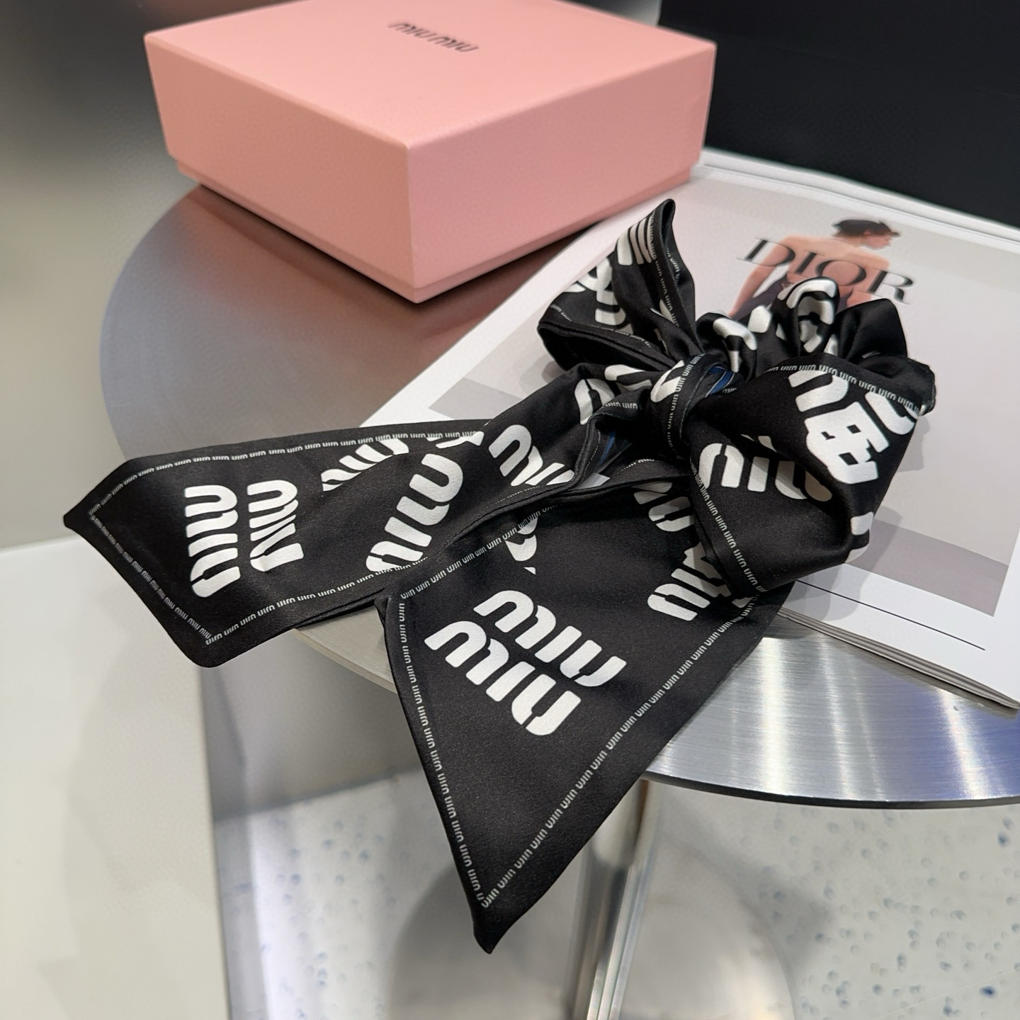 Miumiu’s New Letter-Circle Packaging Box: Simple, Elegant, Practical, Popular Gift Choice - 图片 6