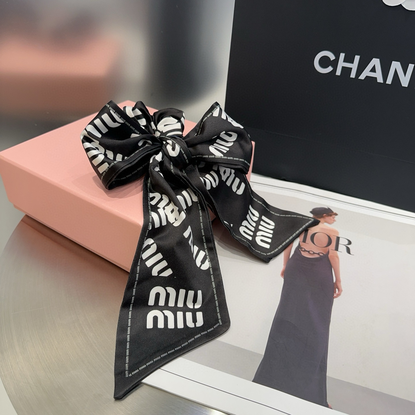 Miumiu’s New Letter-Circle Packaging Box: Simple, Elegant, Practical, Popular Gift Choice - 图片 7
