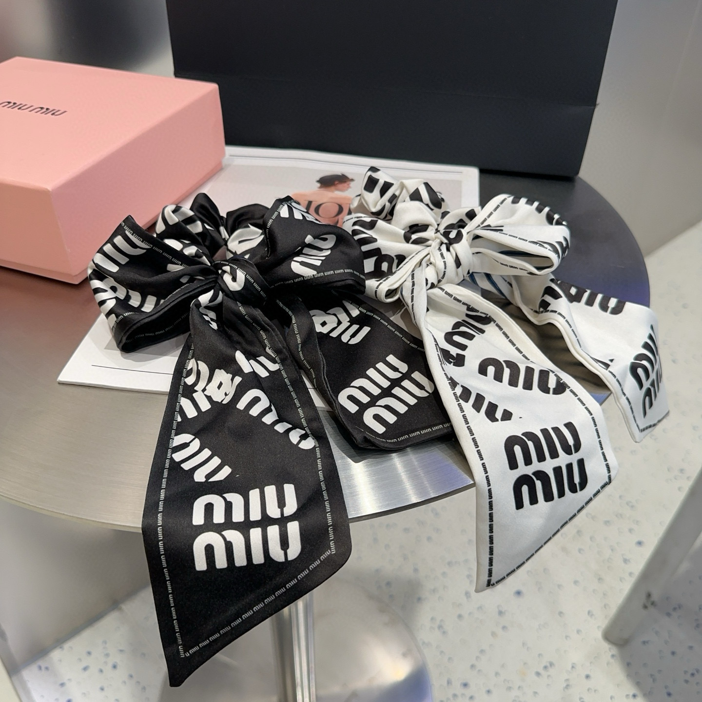 Miumiu’s New Letter-Circle Packaging Box: Simple, Elegant, Practical, Popular Gift Choice - 图片 9