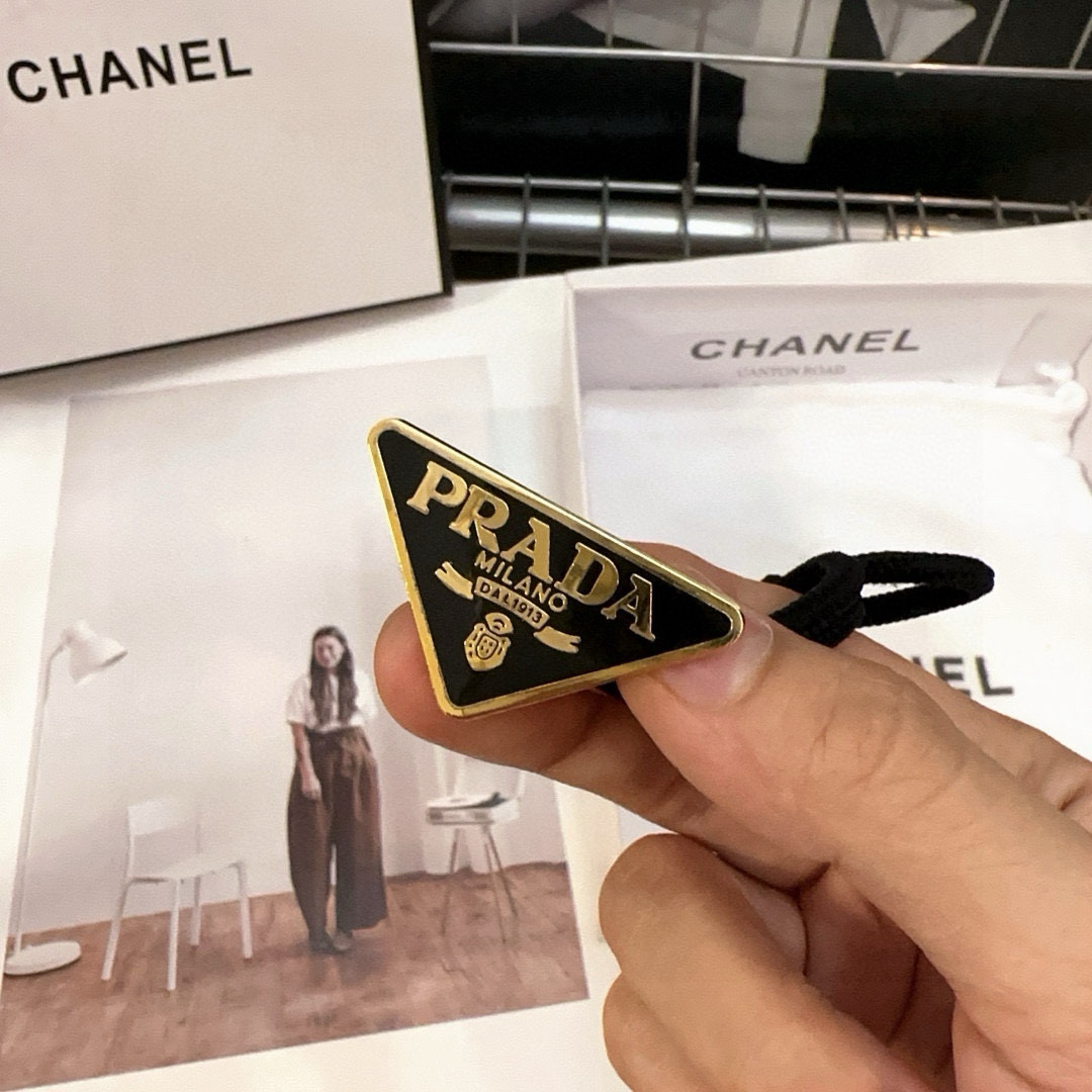 Prada Packaging Box: Classic Circle, Fashionable, Goddess Must-Have List. - 图片 4