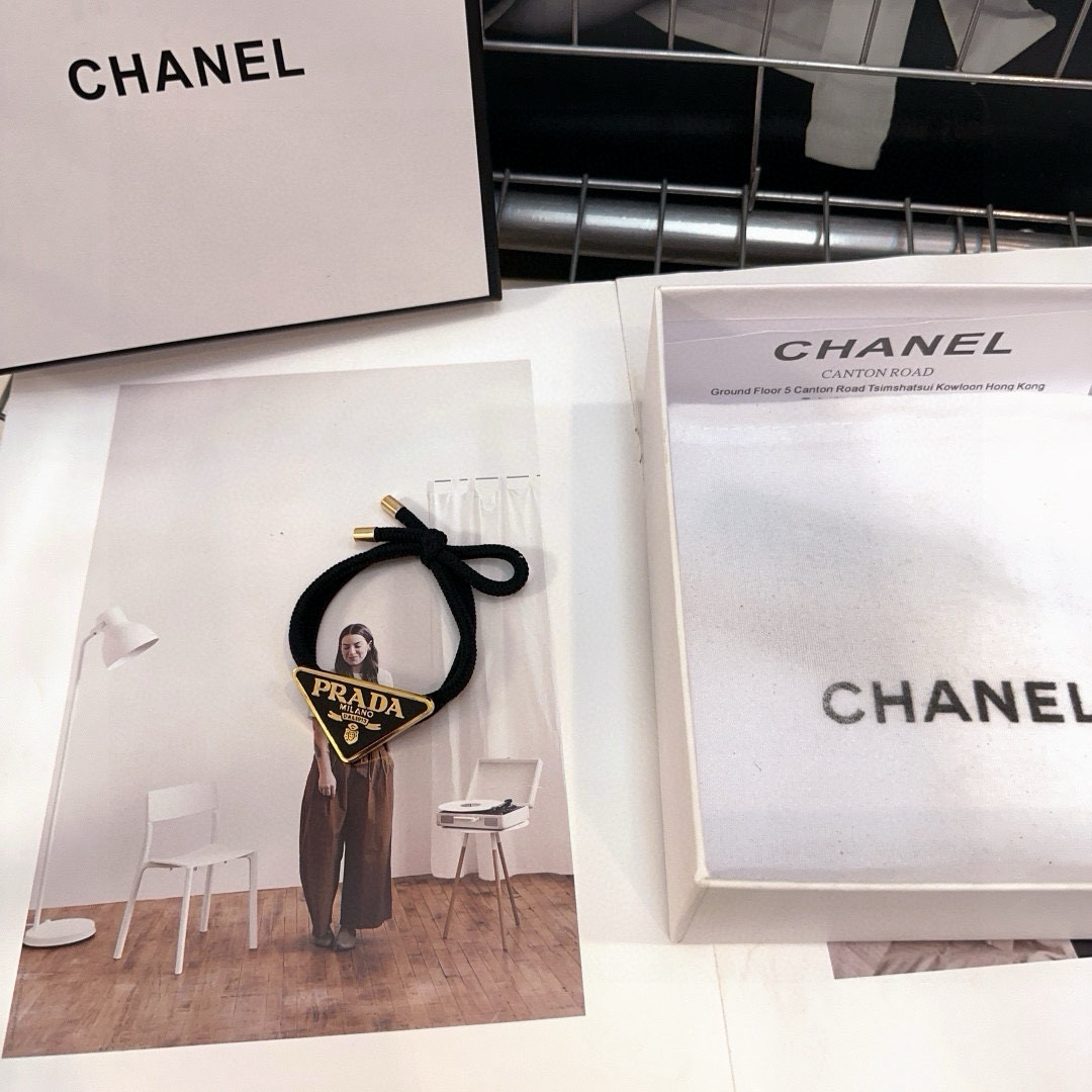 Prada Packaging Box: Classic Circle, Fashionable, Goddess Must-Have List. - 图片 2