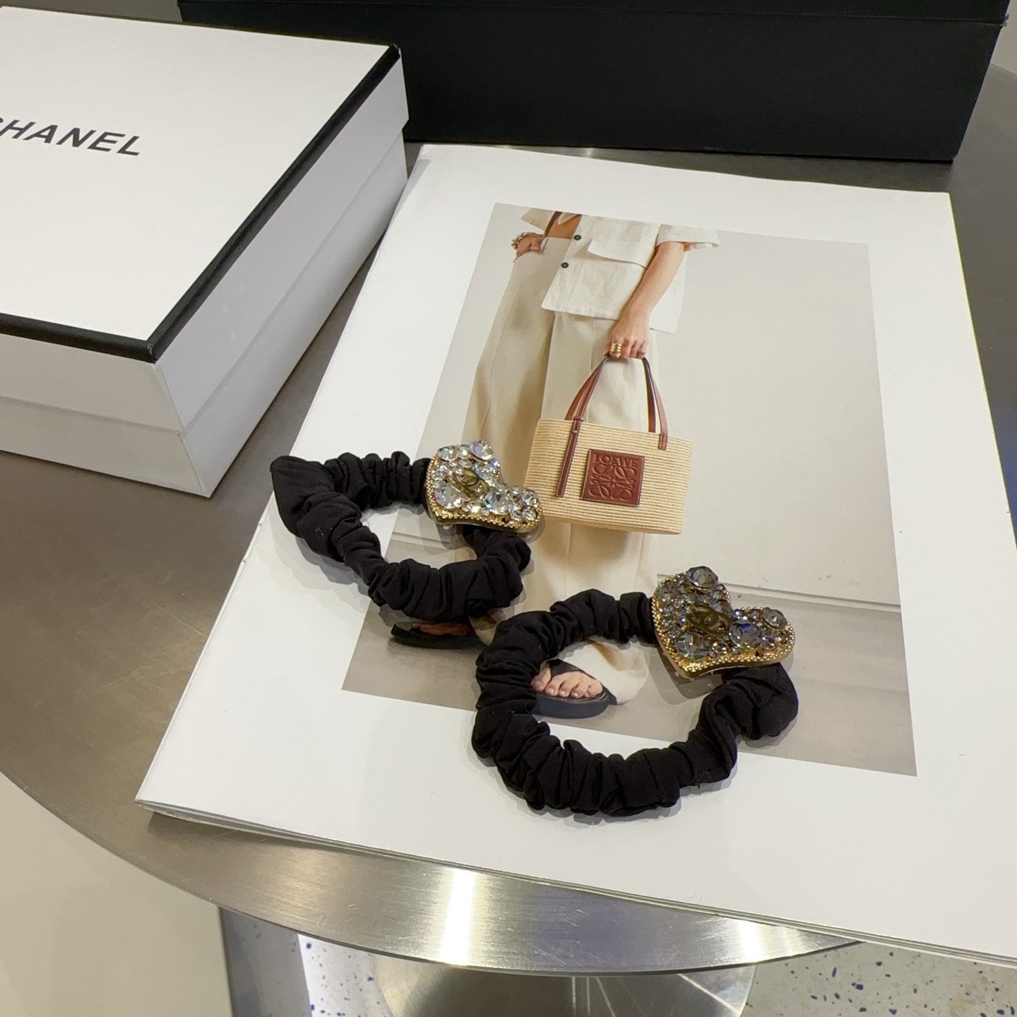 P 99 🎁 packaging box Chanel (Channel)’s newest fragrance, simple and practical, fashionable! It’s beautiful. Fairy must..