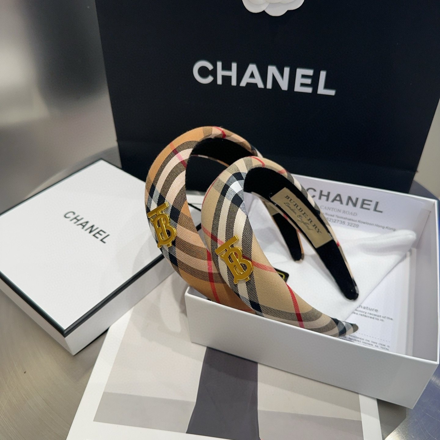 NO:301160,P packing box Burberry classic plaid hairband, fashion trend, practical and versatile, never out of time, hairpin, hairpin, burberry, burberry, hairpins19860909P 配包装盒 Burberry（巴宝莉）经典格子发箍,时尚潮流,实用百搭,永不过时发夹,发夹,burberry,burberry,hairpins,accessory