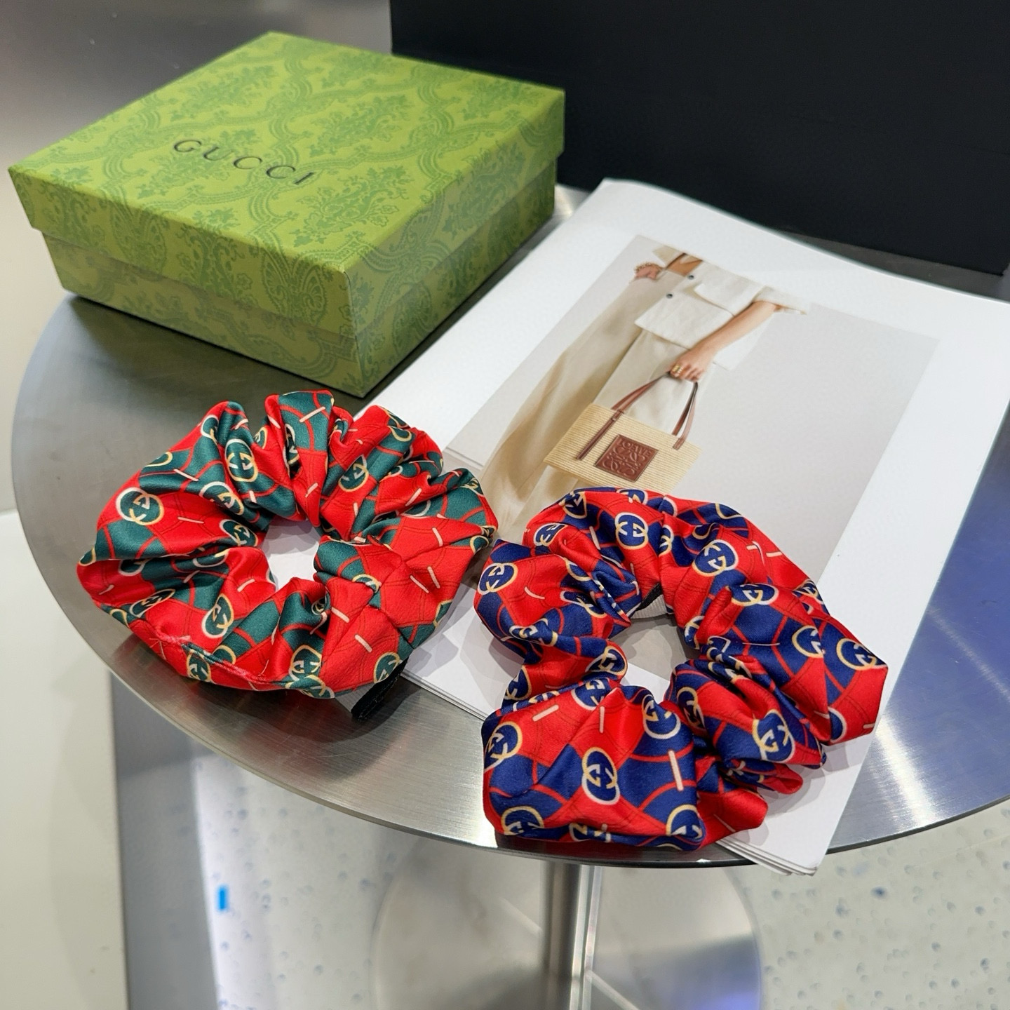 NO:301178,P package Gucci (Guci) GG red and green hair ring, fashionable and versatile, especially beautiful, young ladies must-see hairpin, hairpin, gucci, hairpins19860909P 配包装 Gucci(古奇) GG红绿带发圈,时尚百搭,特别好看,小姐姐必眼入发夹,发夹,gucci,hairpins,accessory
