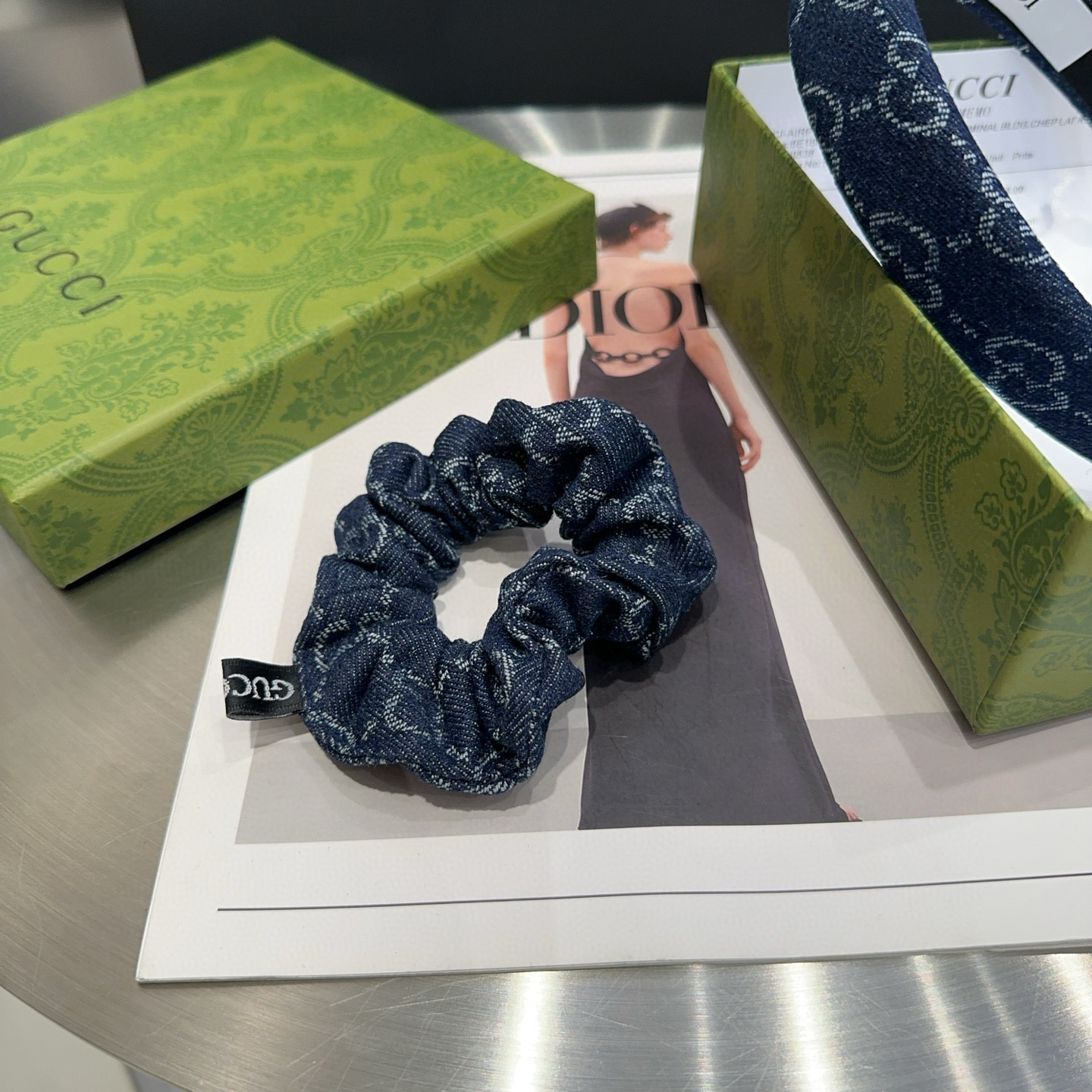 P 65🎁配包装盒
Gucci(古奇) GG字母发圈，经典字母，时尚百搭，特别耐看，永不过时…