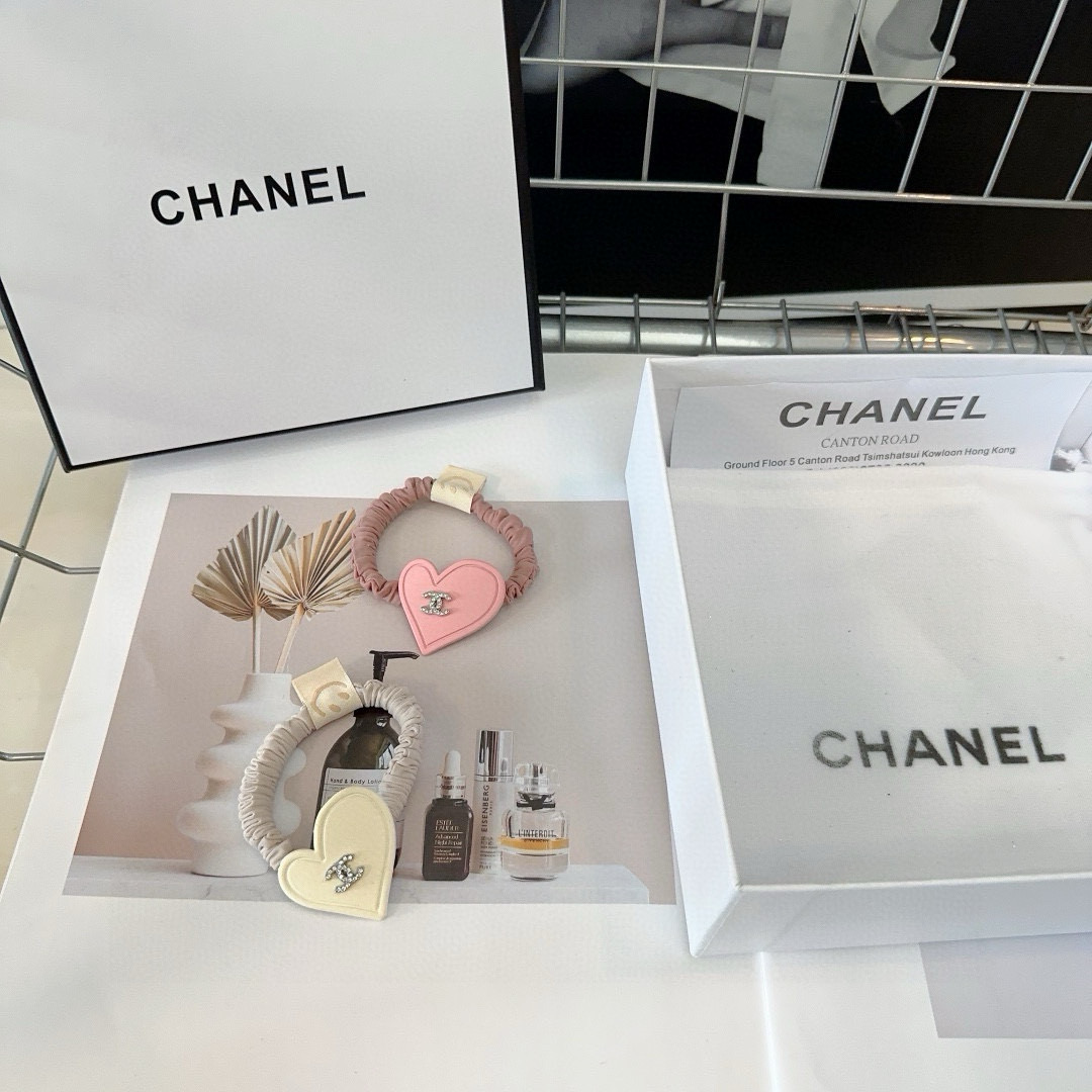 NO:301595,P with packaging box (single) Chanel (Chanel) latest Xiaoxiang love peach hair ring simple and practical, fashionable and trendy!  A must-have for fairies…hairpins, hairpins, chanel, chanel, hairpins19860909P 配包装盒（单个） Chanel (香奈儿)最新小香爱心桃发圈 简单实用,时尚潮流！小仙女必备…发夹,发夹,chanel,chanel,hairpins,accessory