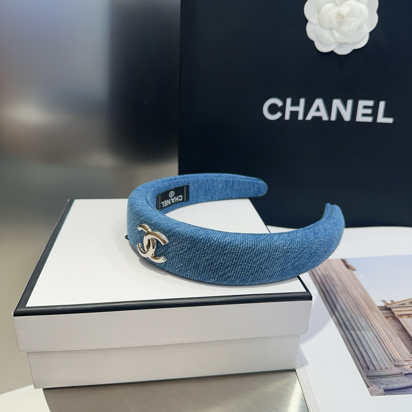 NO:301613,P with packaging box The latest small-scented hot-selling headband is super beautiful!  A very famous lady style, a must-have for a little fairy... Hairpins, hairpins, chanel, chanel, hairpins19860909P 配包装盒 重磅星级Chanel (香奈儿)最新款小香爆款发箍,超级好看！名媛范儿十足,小仙女必备…发夹,发夹,chanel,chanel,hairpins,accessory