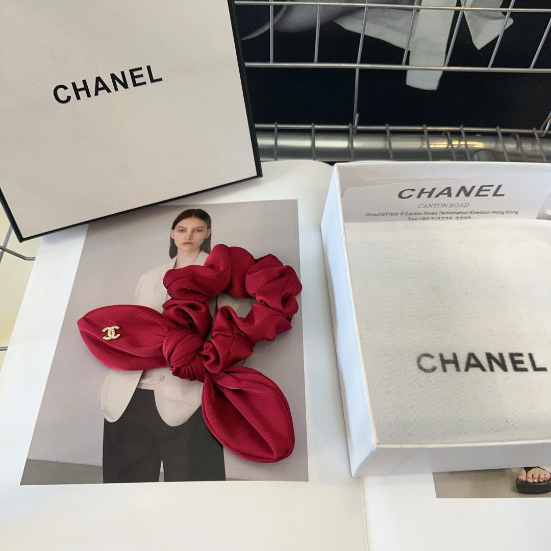 NO:366739,P with packaging box Chanel (Chanel) latest small fragrant hair ring, red and hot rabbit ear hair ring, simple and practical, fashionable and trendy!  A must-have for fairies…hairpins, hairpins, chanel, chanel, hairpins19860909P 配包装盒 Chanel (香奈儿)最新小香发圈,红红火火兔耳发圈,简单实用,时尚潮流！小仙女必备…发夹,发夹,chanel,chanel,hairpins,accessory