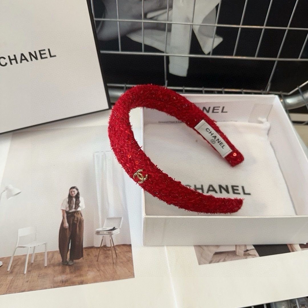 NO:367952,P with packaging box Chanel (Chanel) latest small fragrance hit headband, super beautiful!  A very famous lady style, a must-have for a little fairy... Hairpins, hairpins, chanel, chanel, hairpins19860909P 配包装盒 Chanel (香奈儿)最新款小香爆款发箍,超级好看！名媛范儿十足,小仙女必备…发夹,发夹,chanel,chanel,hairpins,accessory