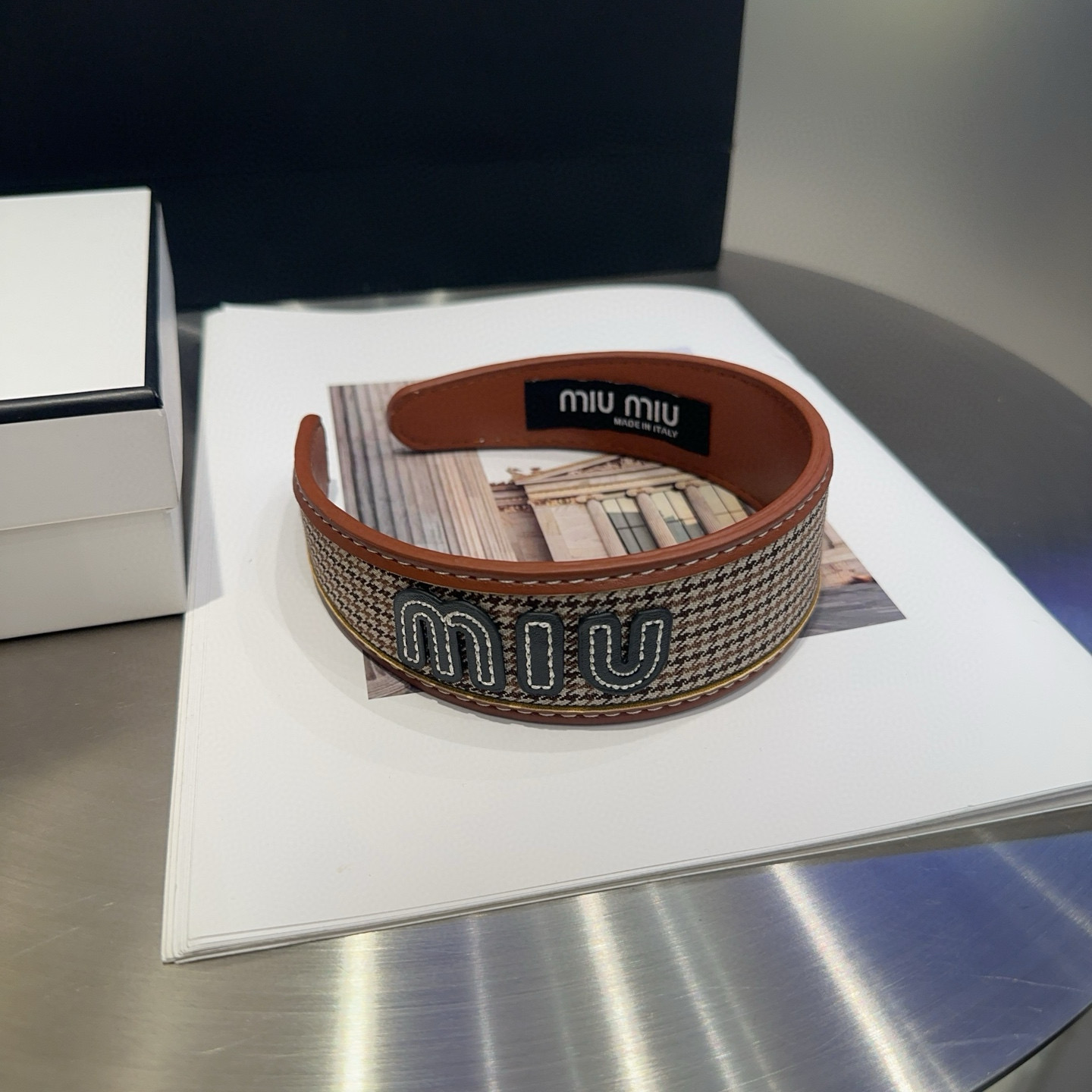 NO:367672,P with packaging box miumiu new letter headband. Simple and elegant, practical and versatile, worth buying!  hairpins, hairpins, miumiu, hairpins19860909P 配包装盒 miumiu新款字母发箍.简单优雅,实用百搭,值得入手！发夹,发夹,miumiu,hairpins,accessory