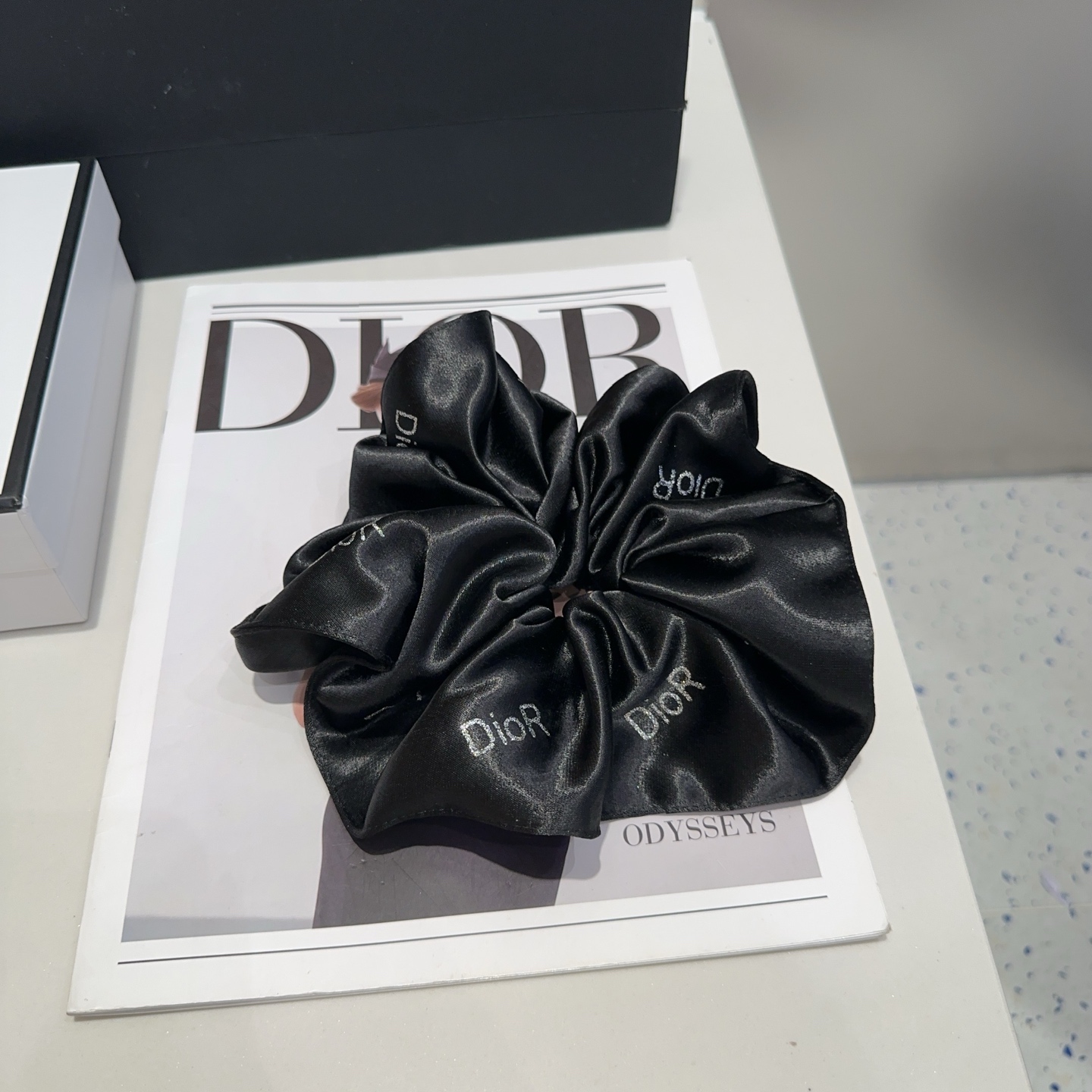 NO:368552,P with packaging box Dior new CD big hair ring, simple and practical, fashionable and trendy!  A must-have for fairies...hairpins, hairpins, dior, dior, hairpins19860909P 配包装盒 Dior（迪奥）新款CD大发圈,简单实用 时尚潮流！小仙女必备…发夹,发夹,dior,dior,hairpins,accessory