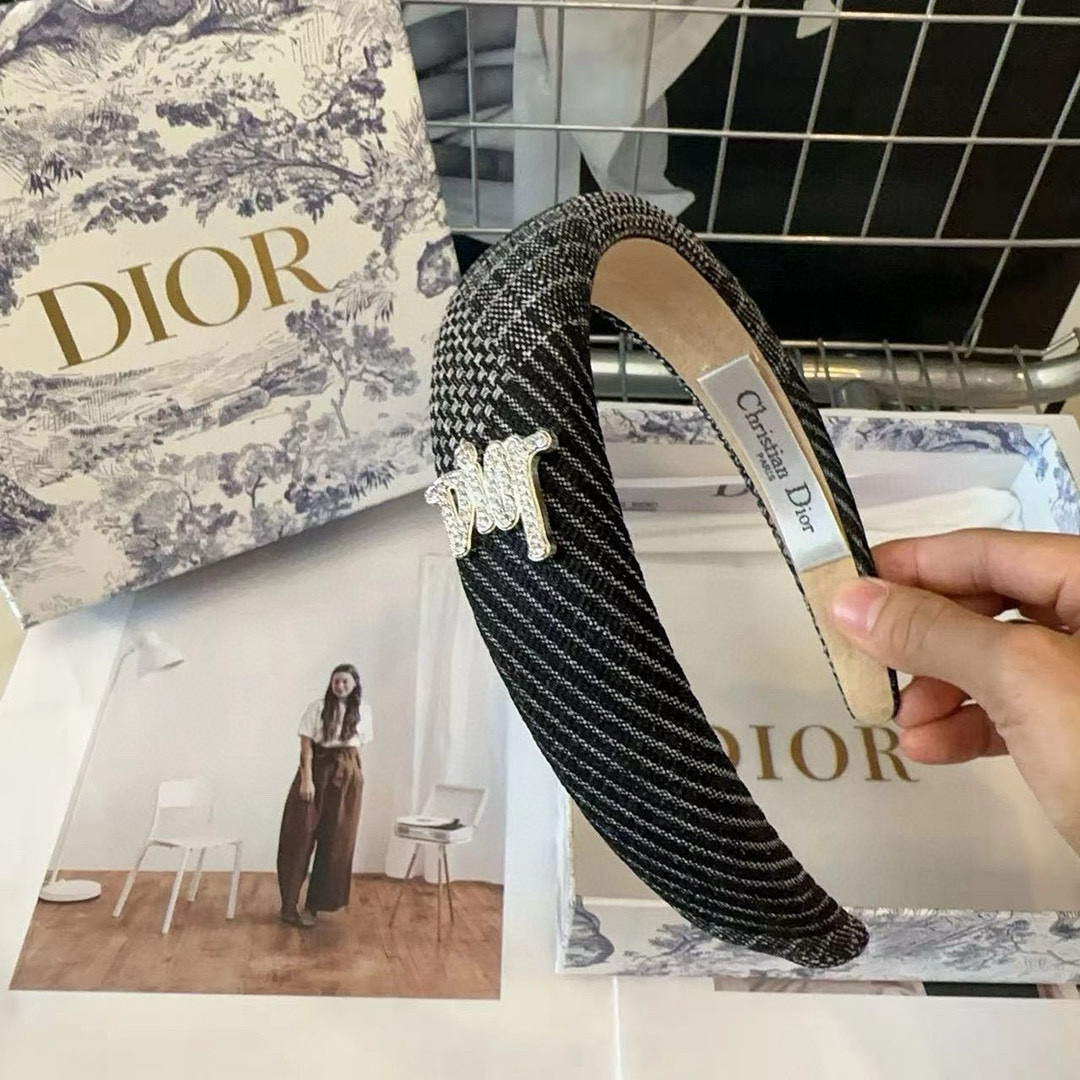  🎁配包装盒
Dior（迪奥）新款D家发箍，夏日小清新系列，时尚百搭！简单实用 小姐姐必备
