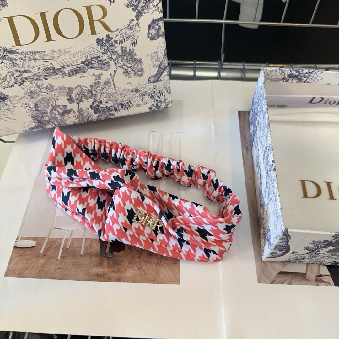  🎁配包装盒
Dior（迪奥）新款千鸟格发带，夏日小清新系列，时尚百搭！简单实用 小姐姐必备