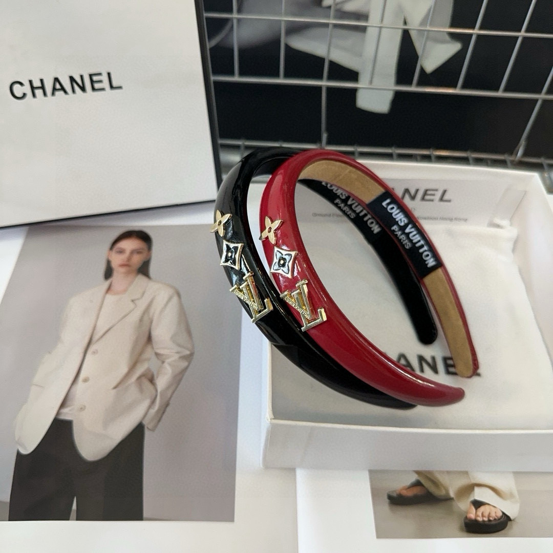 NO:369580,P packing box Louis Vuitton (Louis Vuitton) Donkey's new hairband, simple and atmospheric, super popular small items, big brands on the street, trendy people must have super easy to match hairpins, hairpins, louis vuitton, louis vuitton, louis vuitton, louis vuitton, louis vuitton, louis vuitton, louis vuitton, louis vuitton, hairpins19860909P 配包装盒 Louis Vuitton (路易威登)驴家新品发箍,简单大气,超火爆小单品,大牌出街,潮人必备超好搭发夹,发夹,louis vuitton,louis vuitton,louis vuitton,louis vuitton,hairpins,accessory