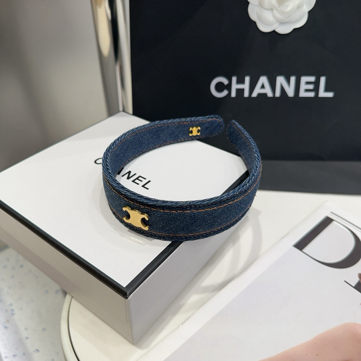 NO:371333,P with packaging box CELINE Arc de Triomphe new headband, popular internet celebrity style!  Fashionable and famous style!  Goddess essential items hairpins, hairpins, celine, celine, hairpins19860909P 配包装盒 CELINE（赛琳）凯旋门新款发箍,网红爆款！时尚潮流,名媛范儿十足！女神必备单品发夹,发夹,celine,celine,hairpins,accessory