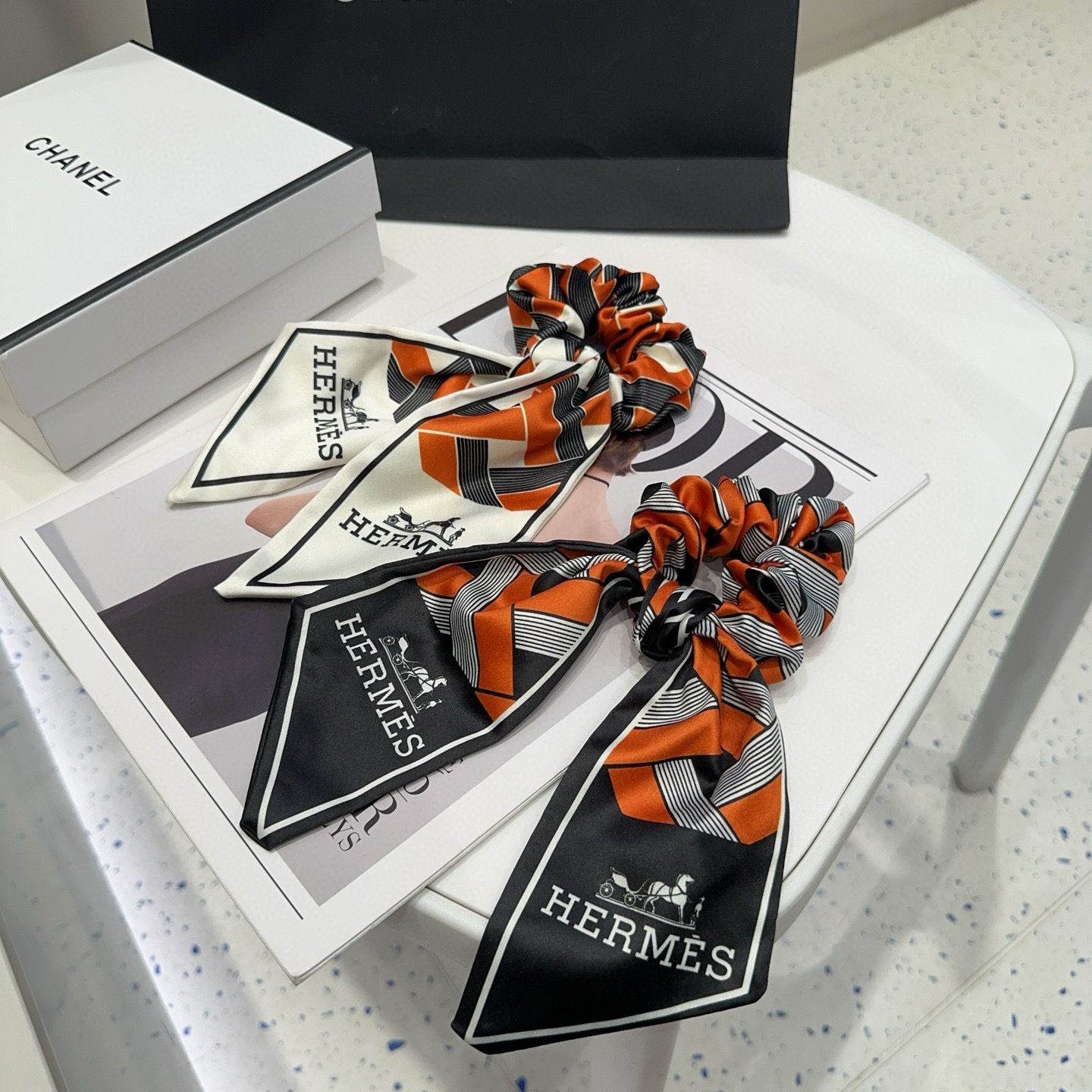 NO:371348,P with packaging box HERMES (Hermes) new H hair ring, simple and practical, fashionable and versatile!  Little fairy must have hairpins, hairpins, hermes, hermes, hairpins19860909P 配包装盒 HERMES（爱马仕）新款H发圈,简单实用,时尚百搭！小仙女必备发夹,发夹,hermes,hermes,hairpins,accessory