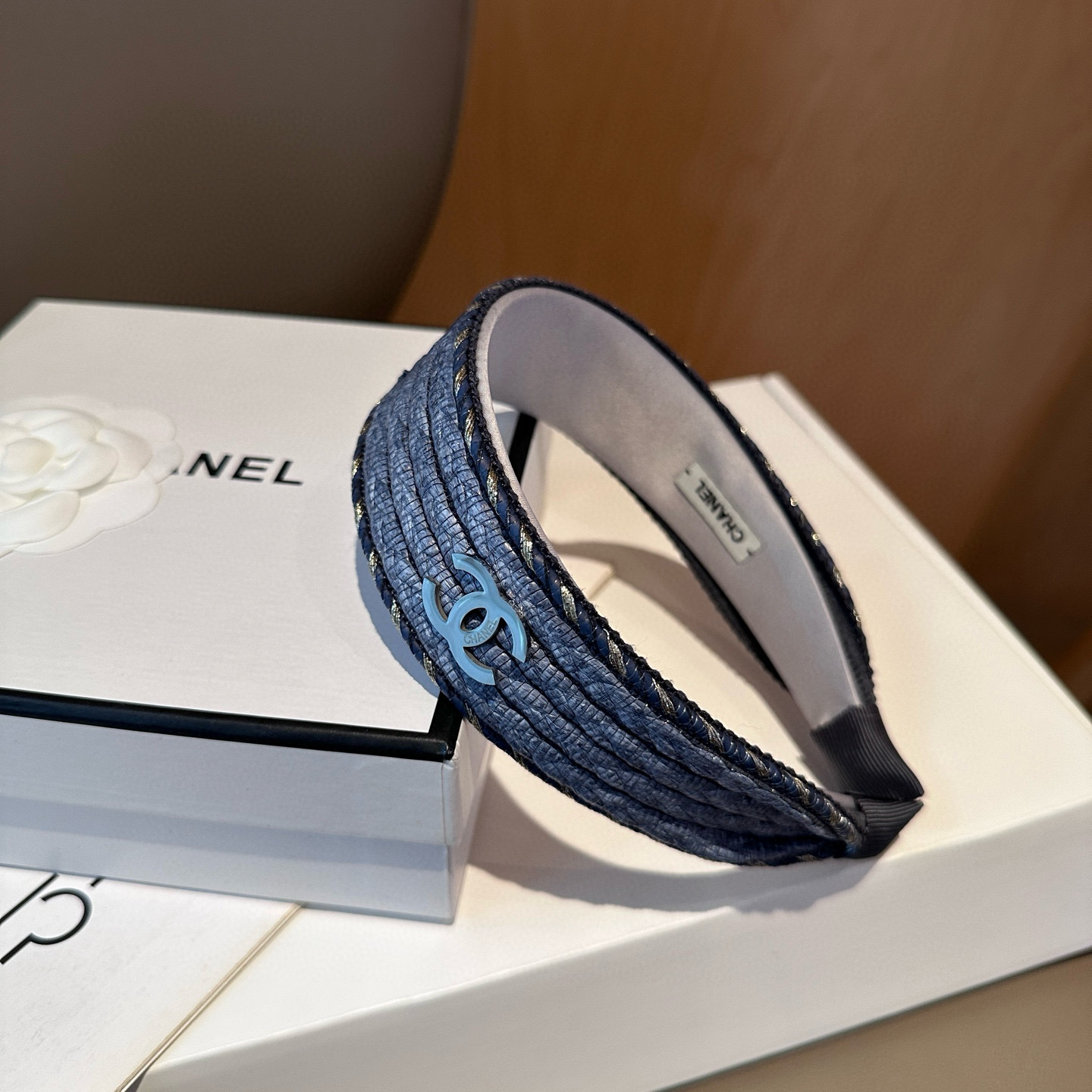 NO:542631,P with packaging box Chanel (Chanel) latest small fragrance hit headband, super beautiful!  A very famous lady style, a must-have for a little fairy... Hairpins, hairpins, chanel, chanel, hairpins19860909P 配包装盒 Chanel (香奈儿)最新款小香爆款发箍,超级好看！名媛范儿十足,小仙女必备…发夹,发夹,chanel,chanel,hairpins,accessory