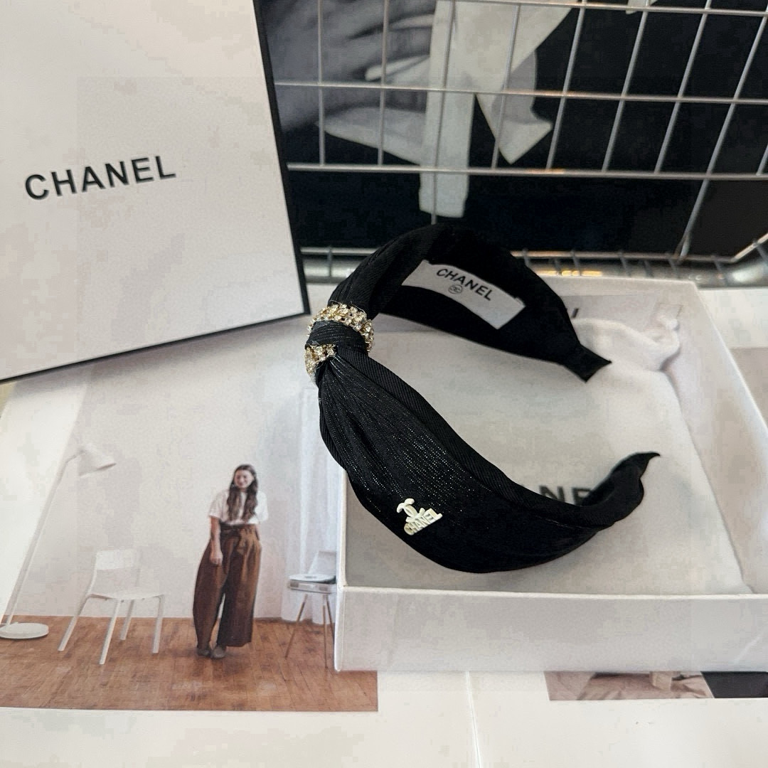 NO:542649,P packing box Chanel (Chanel) latest small fragrant hairband, fashion trend, full of celebrity style, must-have hairpins for fairies, hairpins, chanel, chanel, hairpins19860909P 配包装盒 Chanel (香奈儿)最新款小香发箍,时尚潮流,名媛范儿十足,小仙女必备发夹,发夹,chanel,chanel,hairpins,accessory