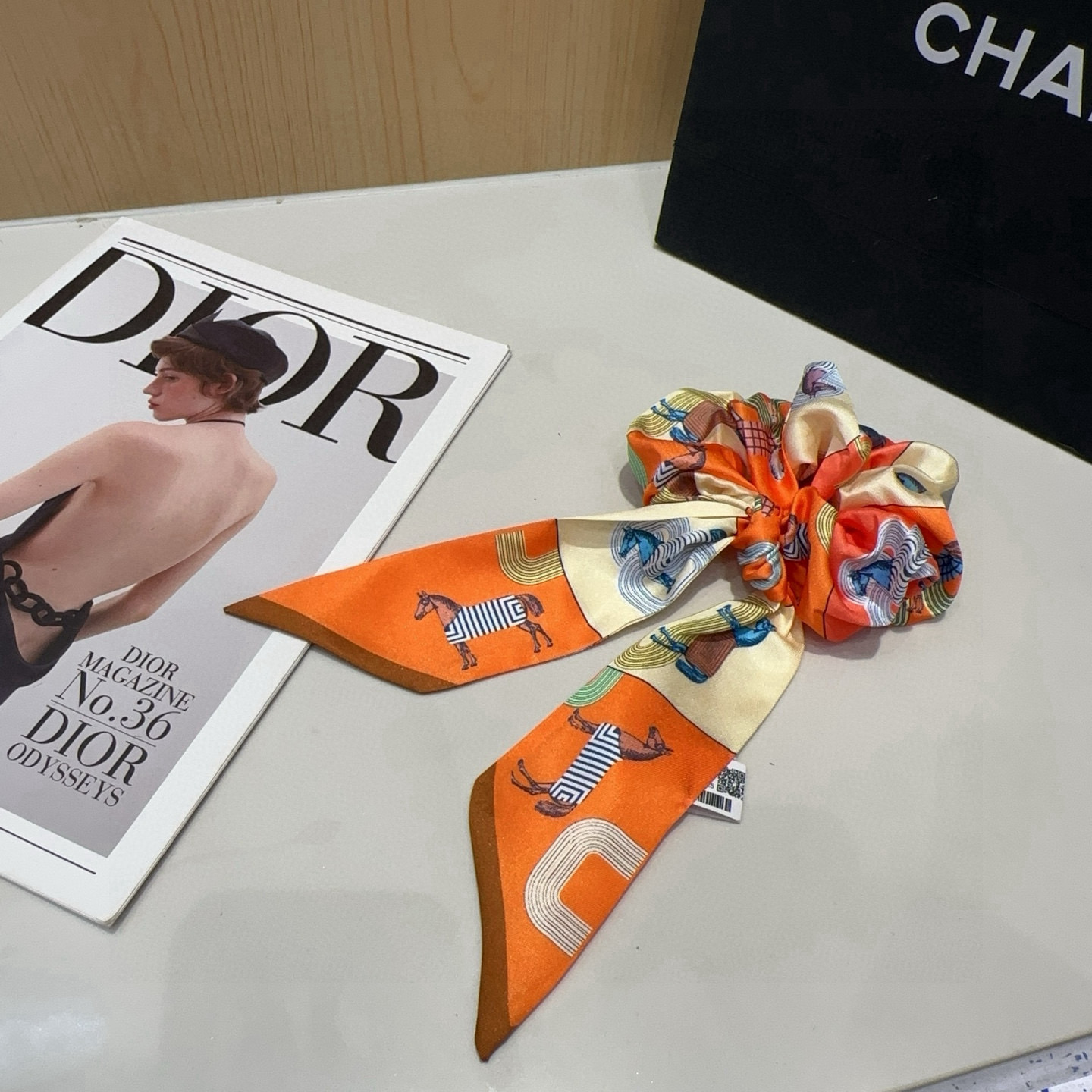 P 65🎁配包装盒
HERMES（爱马仕）新款H飘带发圈，简单实用，时尚百搭！小仙女必备