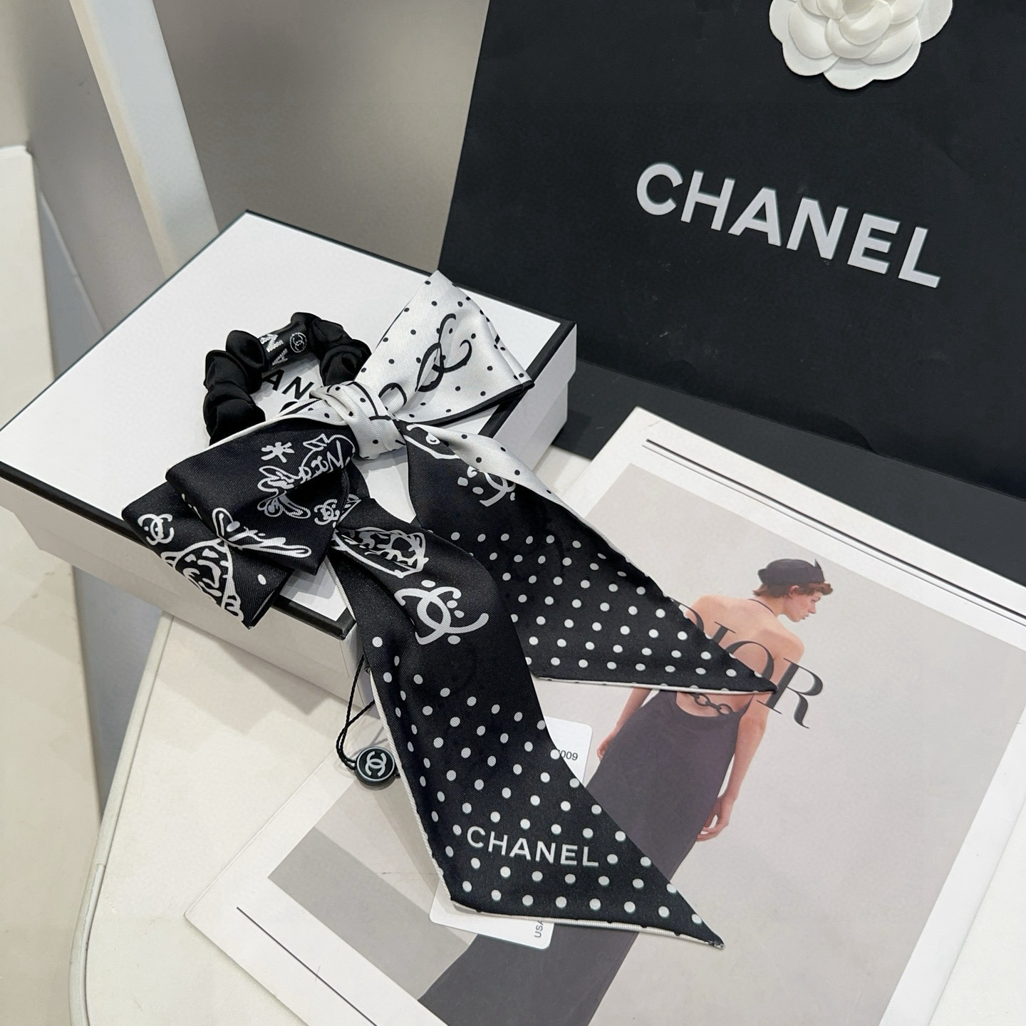 P 80🎁配包装盒
CHANEL（香奈儿）最新款小香飘带发圈，百搭优雅，简单又实用！小姐姐必入单品