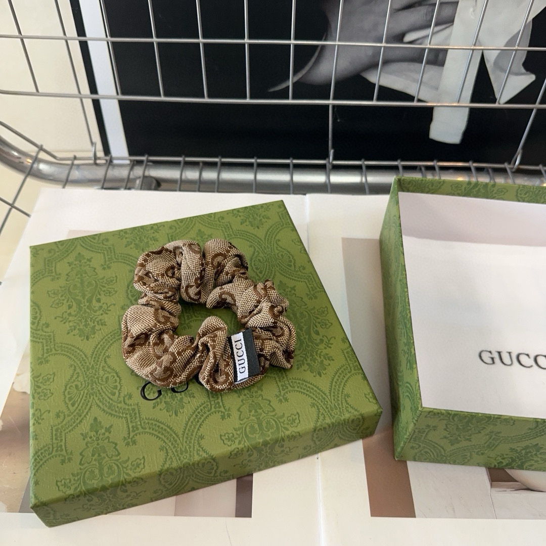 NO:555142,P Comes with a packaging box Gucci GG letter hair tie, classic and versatile, very durable and timeless!  hairpins,hairpins,gucci,hairpins19860909P 配包装盒 Gucci(古奇) GG字母发圈,经典百搭,特别耐看,永不过时！发夹,发夹,gucci,hairpins,accessory