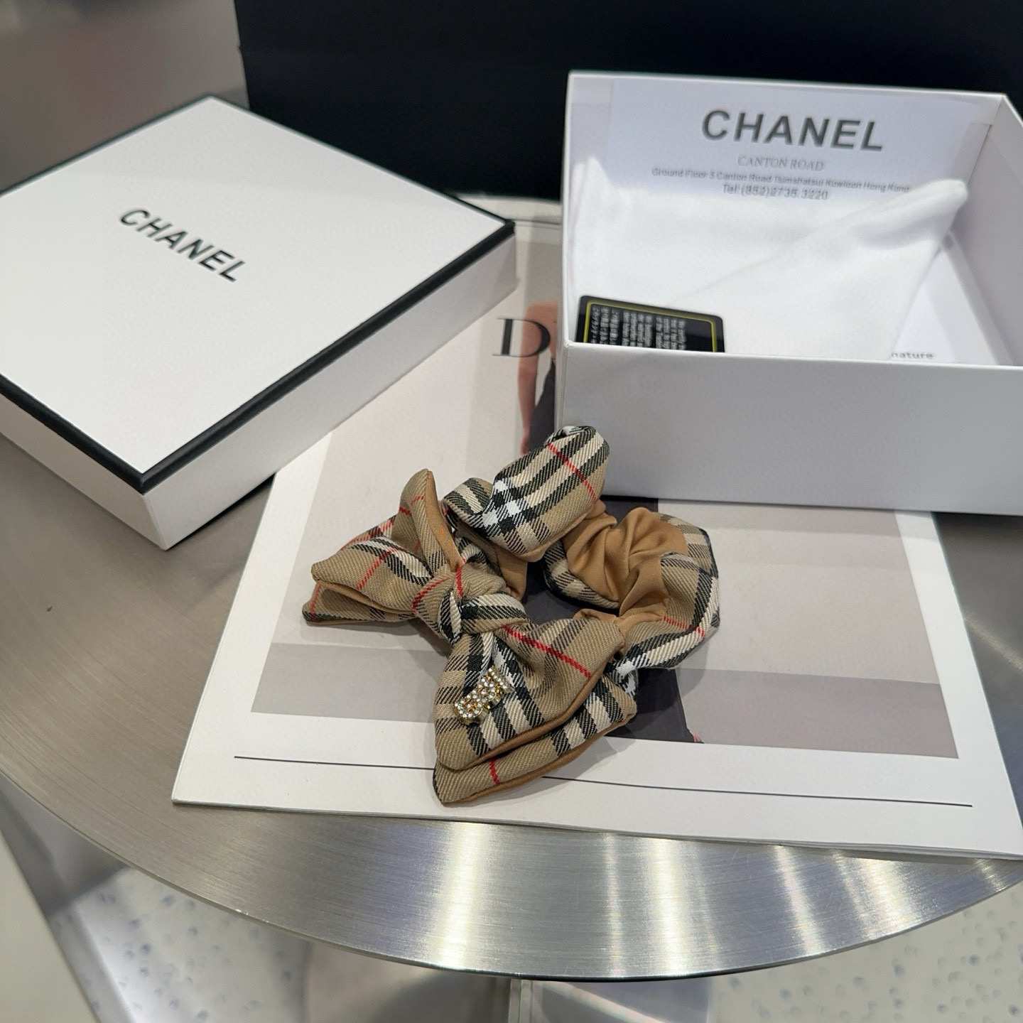 NO:555132,P with packaging box Burberry (Burberry) classic plaid hair tie, fashionable, practical and versatile, timeless hair clip, hair clip, burberry, burberry, hairpins19860909P 配包装盒 Burberry（巴宝莉）经典格子发圈,时尚潮流,实用百搭,永不过时发夹,发夹,burberry,burberry,hairpins,accessory