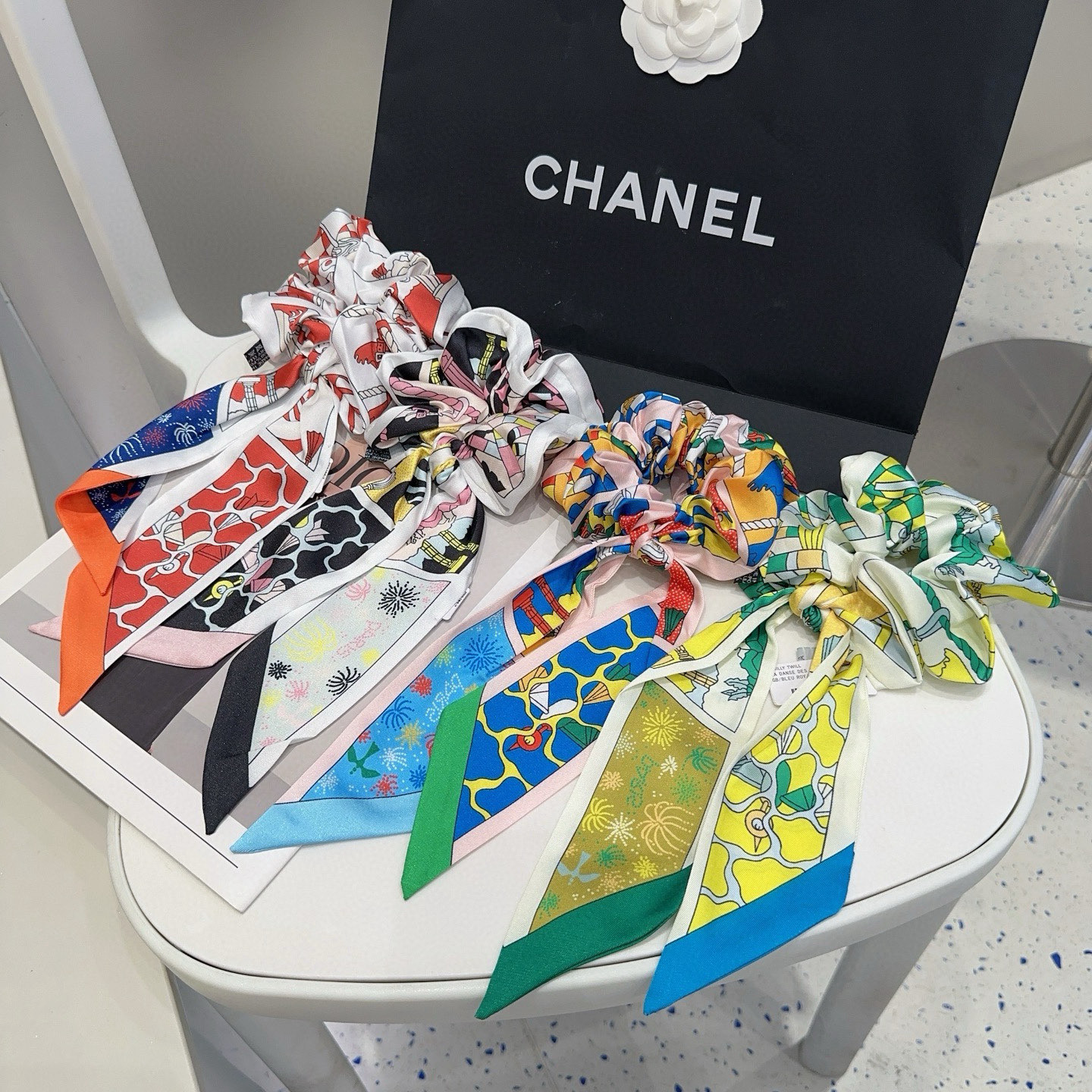 NO:586646,P Comes with packaging box HERMES new H ribbon hair tie, simple and practical, fashionable and versatile!  Essential hairpins for little fairies, hairpins, hermes, hermes, hairpins19860909P 配包装盒 HERMES（爱马仕）新款H飘带发圈,简单实用,时尚百搭！小仙女必备发夹,发夹,hermes,hermes,hairpins,accessory