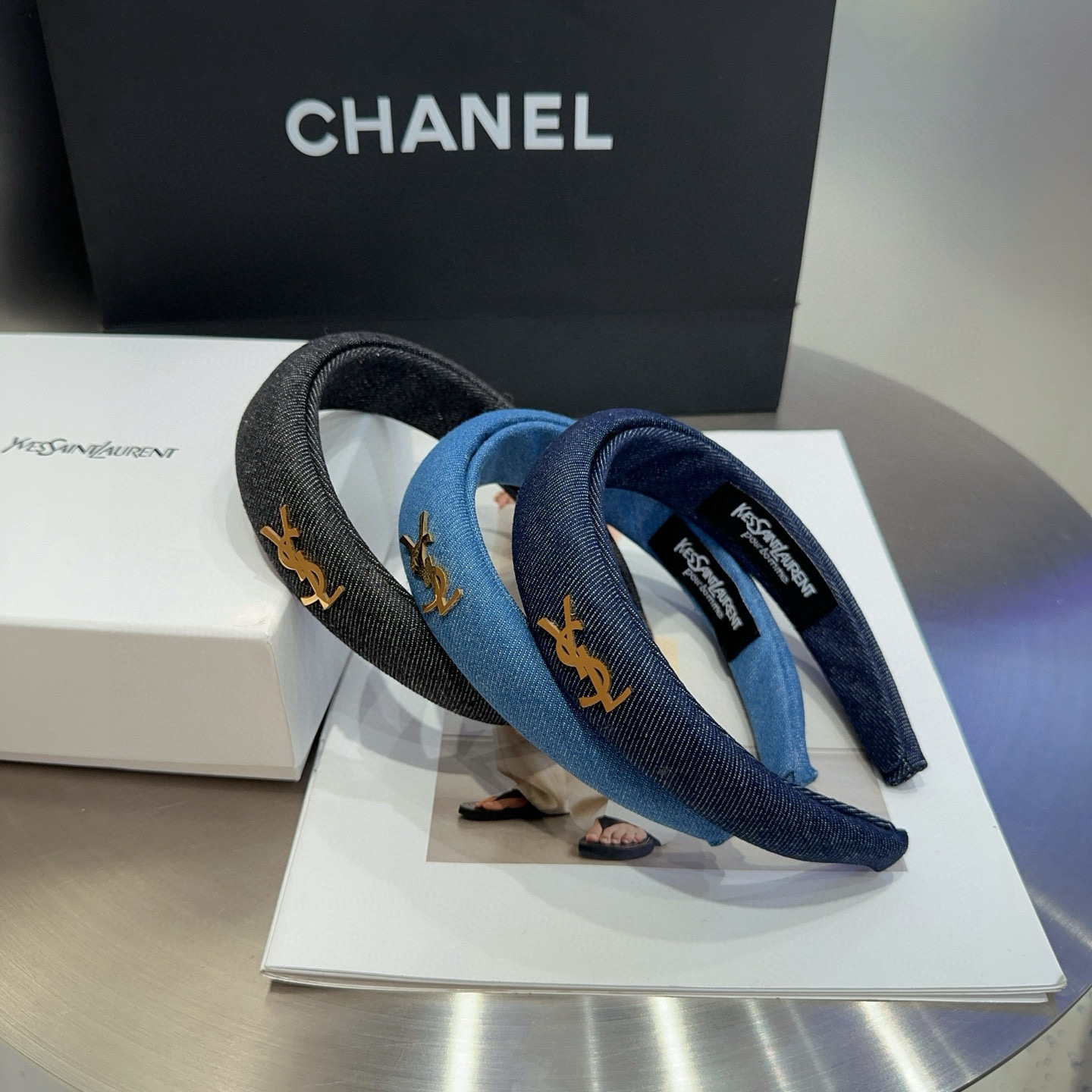 NO:586635,P Comes with packaging box YSL (Saint Laurent) new denim headband, retro temperament and beauty, fashionable and versatile, a must-have for sweet and cool girls...hairpins, hairpins, saint laurent, saint laurent, hairpins19860909P 配包装盒 YSL（圣罗兰）新款牛仔发箍,复古气质美,时尚百搭,甜酷小姐姐必备…发夹,发夹,saint laurent,saint laurent,hairpins,accessory