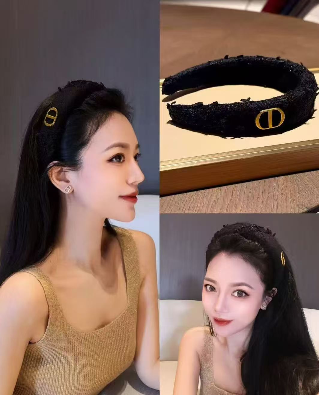 NO:586644,P Comes with packaging box Dior's new CD headband, simple, practical and fashionable!  A must-have for little fairies...hairpins, hair clips, dior, dior, hairpins19860909P 配包装盒 Dior（迪奥）新款CD发箍,简单实用 时尚潮流！小仙女必备…发夹,发夹,dior,dior,hairpins,accessory