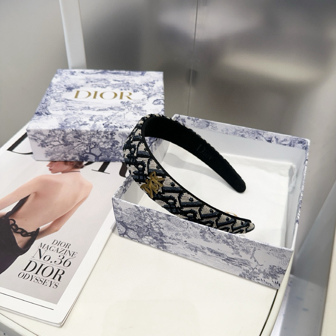 NO:586376,P Comes with packaging box Dior’s new CD headband is here!  Super good quality, fashion trend!  A must-have for little fairies...hairpins, hair clips, dior, dior, hairpins19860909P 配包装盒 Dior（迪奥）新款CD发箍,重磅来袭！超好质量,时尚潮流！小仙女必备…发夹,发夹,dior,dior,hairpins,accessory