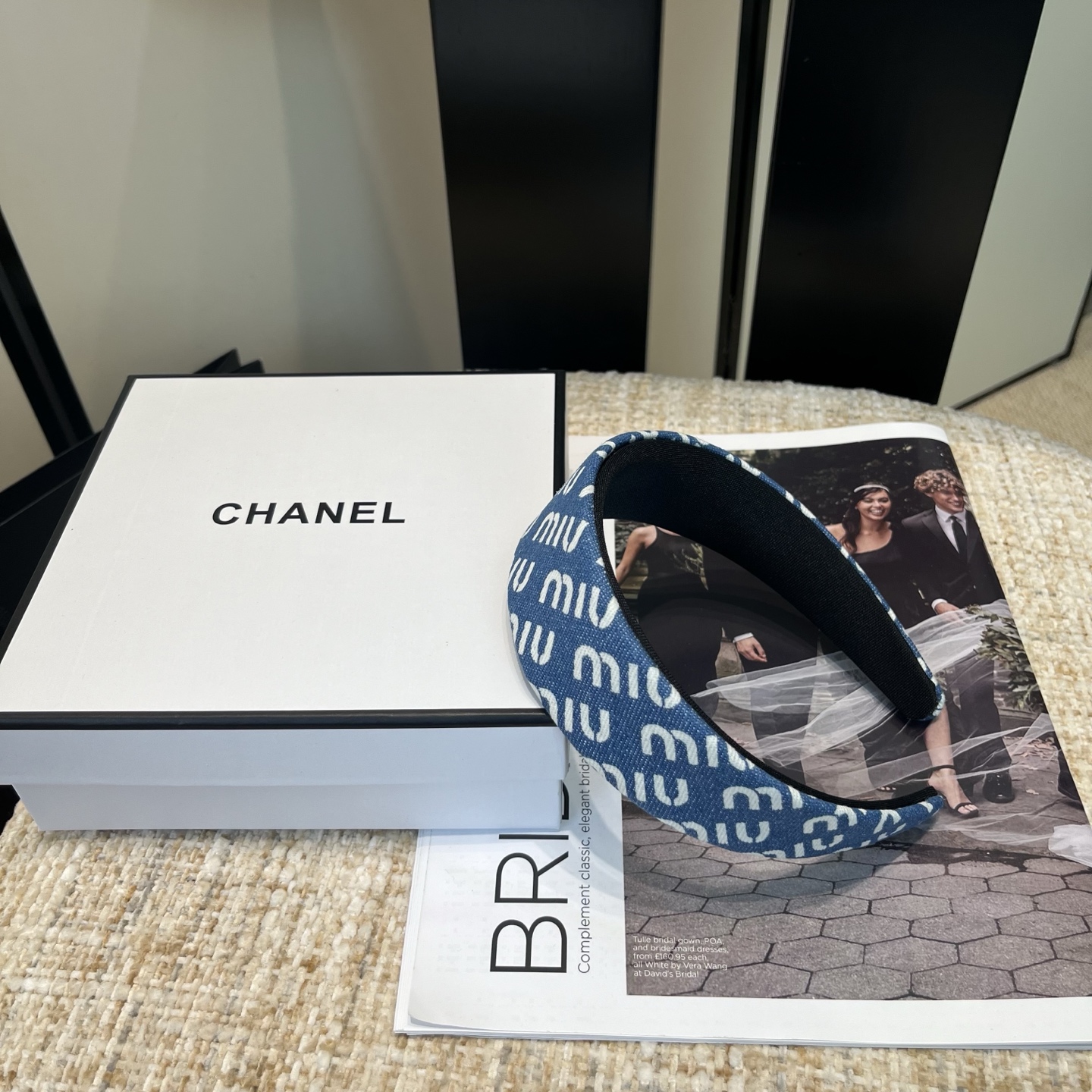 NO:586416,P Comes with packaging box miumiu's new letter headband, simple and elegant, practical and versatile, full of ladylike style!  Essential hairpins for little fairies, hairpins, miumiu, hairpins19860909P 配包装盒 miumiu新款字母发箍,简单优雅,实用百搭,名媛范儿十足！小仙女必备发夹,发夹,miumiu,hairpins,accessory