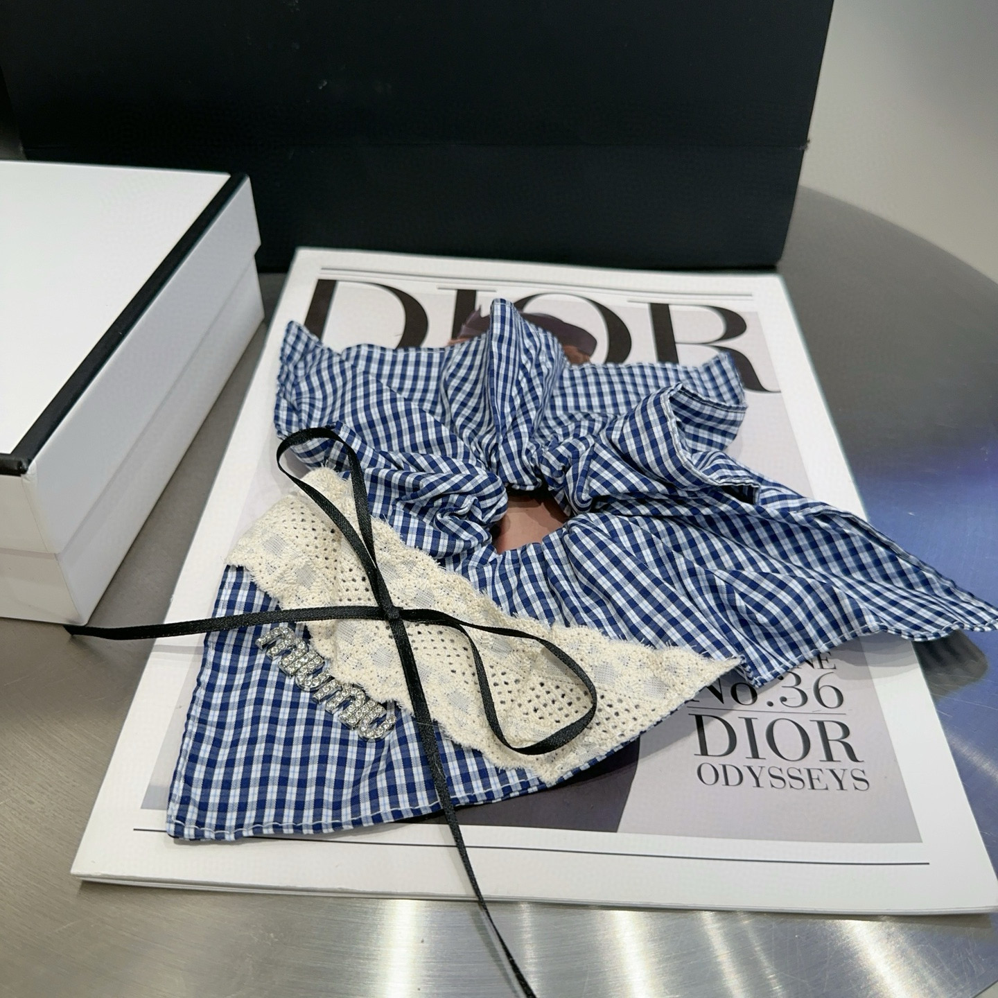 NO:640889,P Comes with packaging box miumiu's new letter hair tie, simple and elegant, practical and versatile, full of ladylike style!  Essential hairpins for little fairies, hairpins, miumiu, hairpins19860909P 配包装盒 miumiu新款字母发圈,简单优雅,实用百搭,名媛范儿十足！小仙女必备发夹,发夹,miumiu,hairpins,accessory