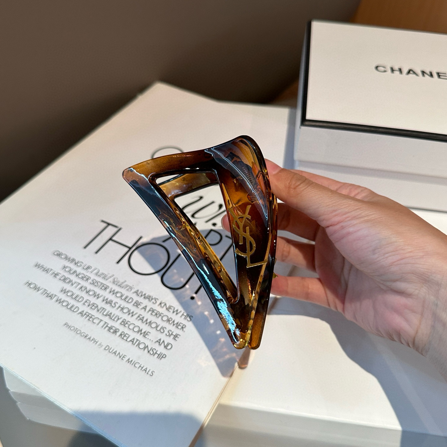 P 60🎁配包装盒
 YSL（圣罗兰）新款抓夹，名媛风气质美，时尚百搭，甜酷小姐姐必备&hellip;