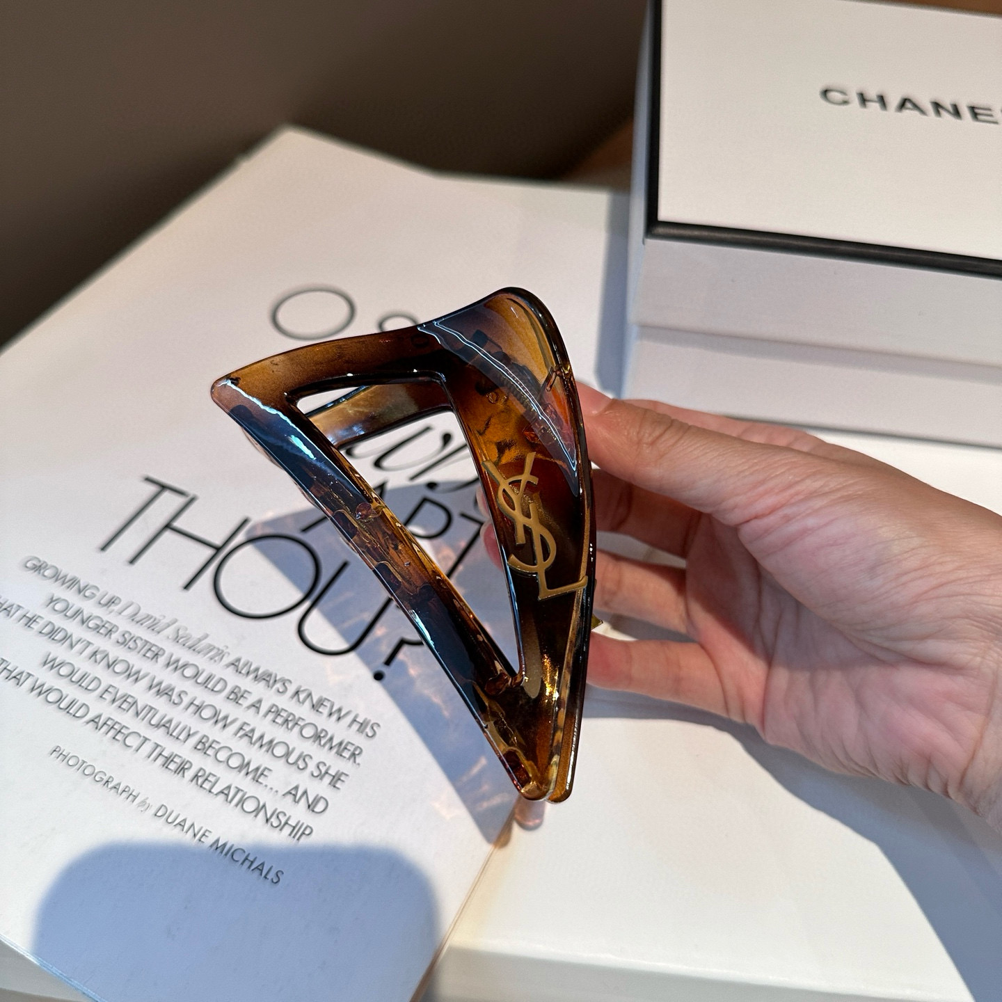 P 60🎁配包装盒
 YSL（圣罗兰）新款抓夹，名媛风气质美，时尚百搭，甜酷小姐姐必备&hellip;