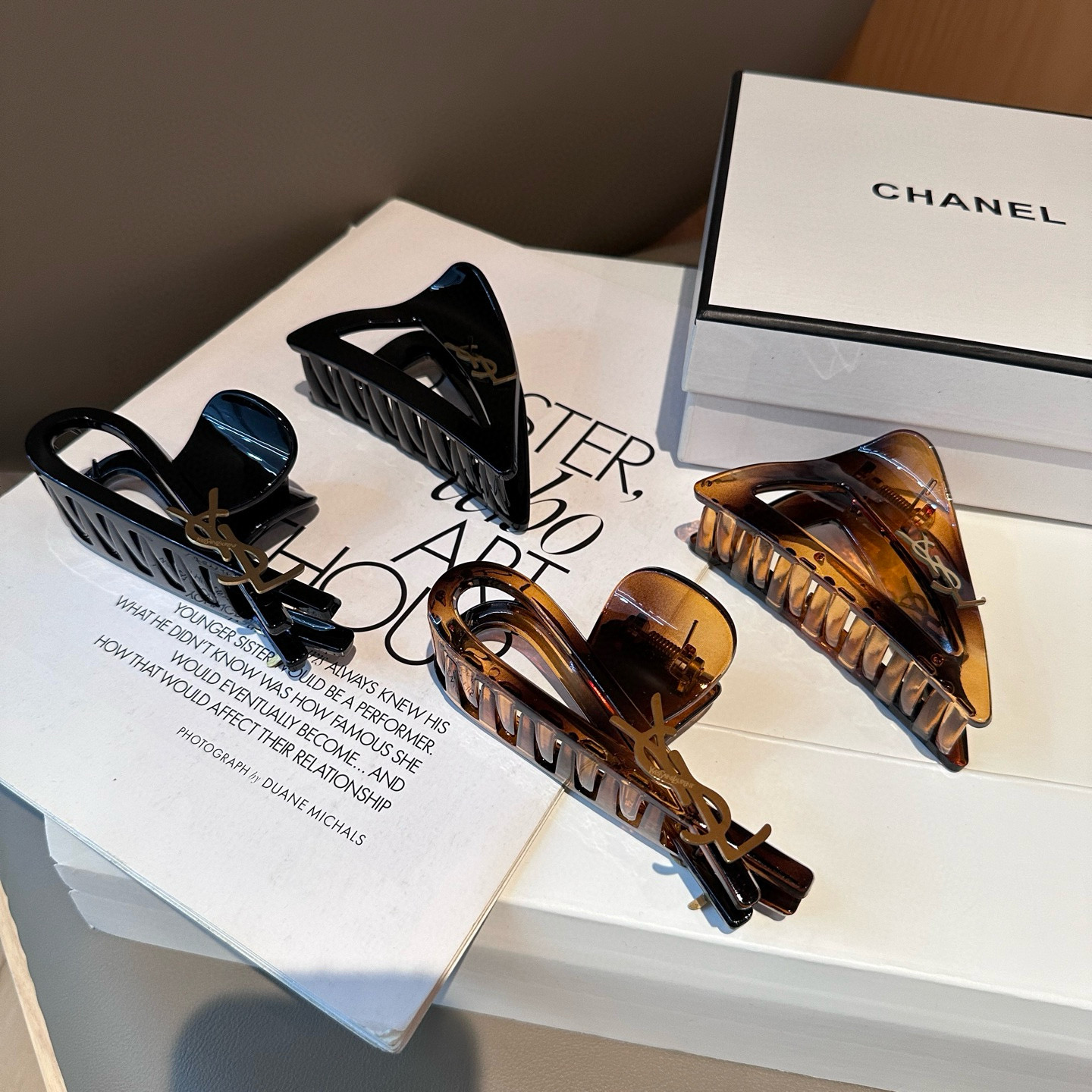 P 60🎁配包装盒
 YSL（圣罗兰）新款抓夹，名媛风气质美，时尚百搭，甜酷小姐姐必备&hellip;