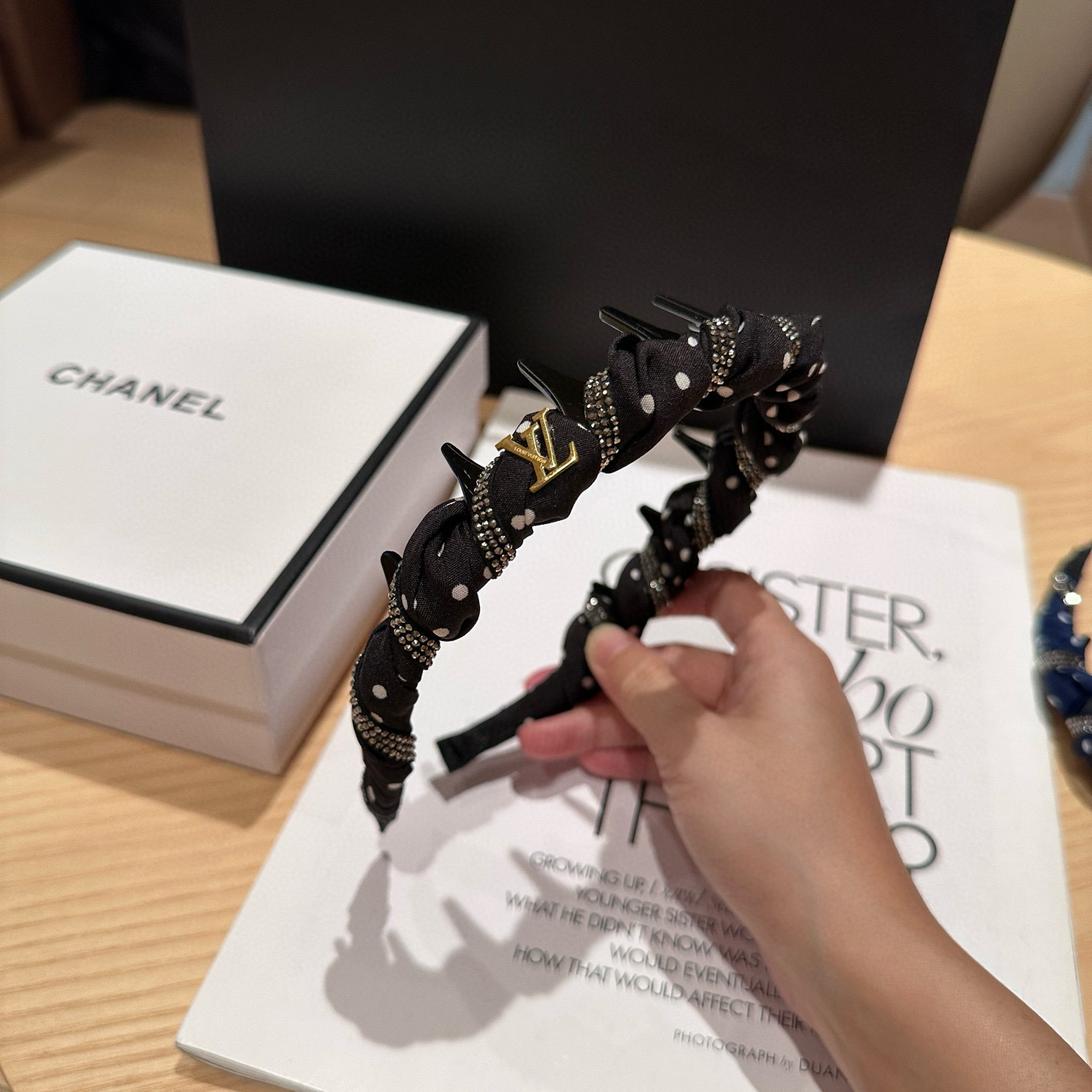 NO:619306,P Comes with packaging box Louis Vuitton (Louis Vuitton) Lujia's new hairband, particularly eye-catching, super popular small item, a must-have hairpin for fashionistas, hairpins, louis vuitton, louis vuitton, louis vuitton, louis vuitton, hairpins19860909P 配包装盒 Louis Vuitton (路易威登)驴家新品发箍,特别吸睛,超火爆小单品,潮人必备发夹,发夹,louis vuitton,louis vuitton,louis vuitton,louis vuitton,hairpins,accessory