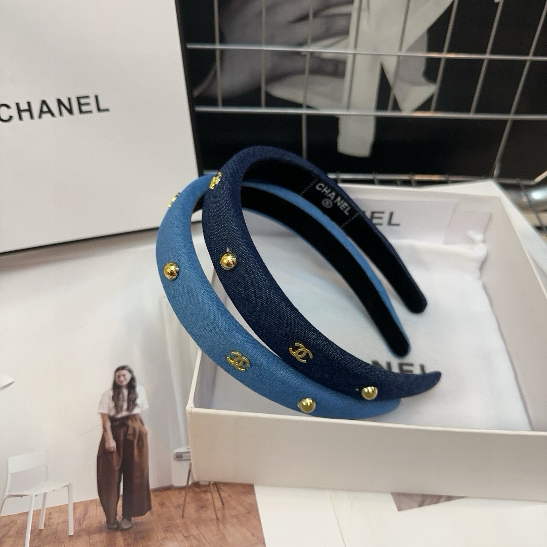 NO:619323,P Comes with a packaging box. Chanel’s latest mini-fragrant headband, super pretty!  Full of celebrity style, a must-have for little fairies...hairpins, hairpins, chanel, chanel, hairpins19860909P 配包装盒 Chanel (香奈儿)最新款小香爆款发箍,超级好看！名媛范儿十足,小仙女必备…发夹,发夹,chanel,chanel,hairpins,accessory